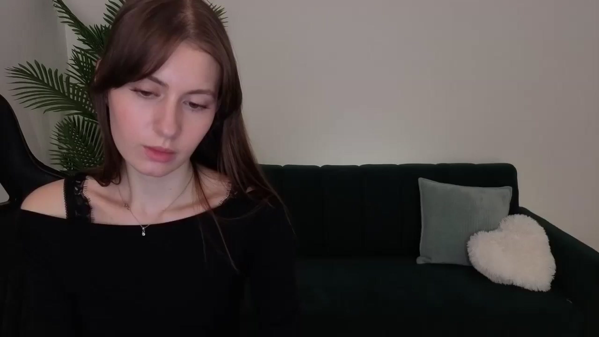 Gallery image thumbnail from Meliora's myfreecams stream on, 12/12/2025, 19:47 image 6 of 20