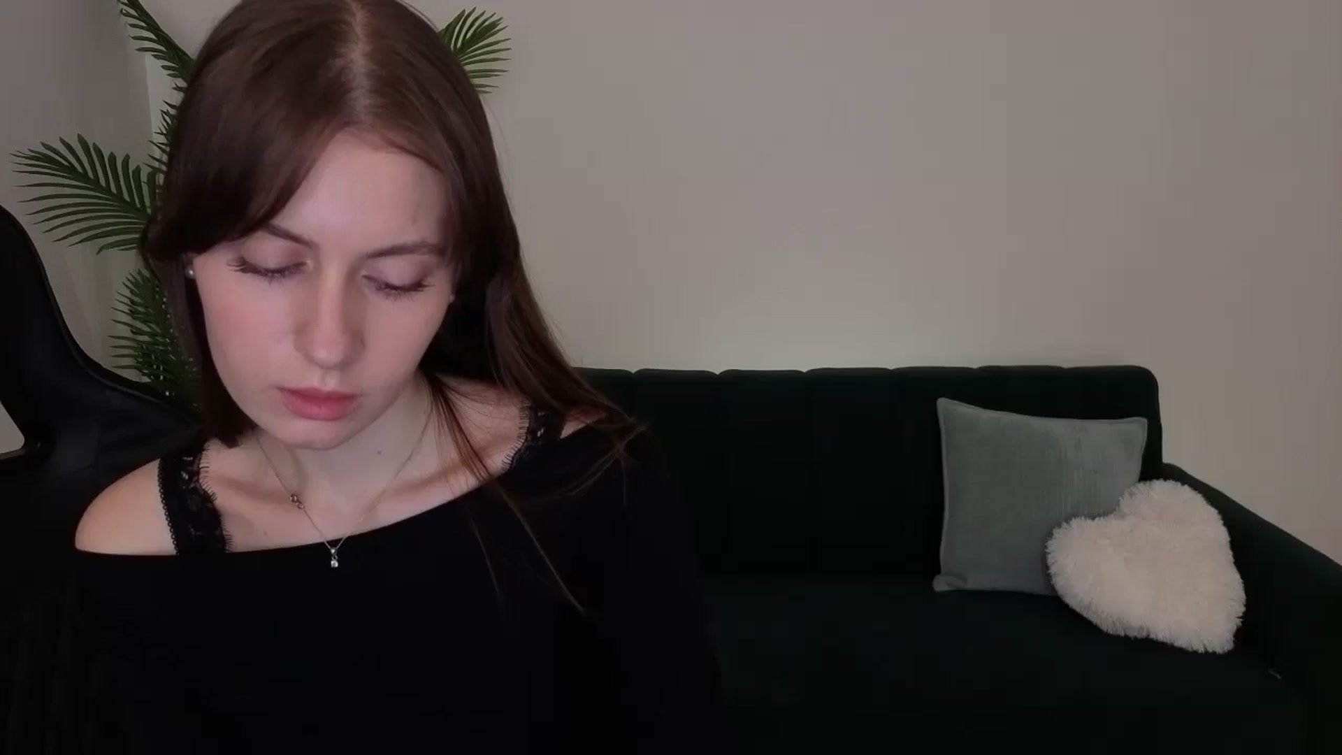 Gallery image thumbnail from Meliora's myfreecams stream on, 12/12/2025, 19:47 image 5 of 20
