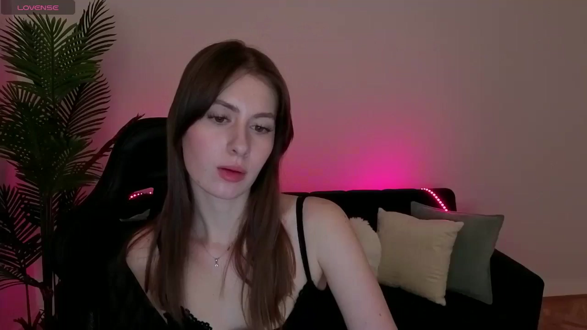 Gallery image thumbnail from Meliora's myfreecams stream on, 01/03/2026, 18:37 image 4 of 20