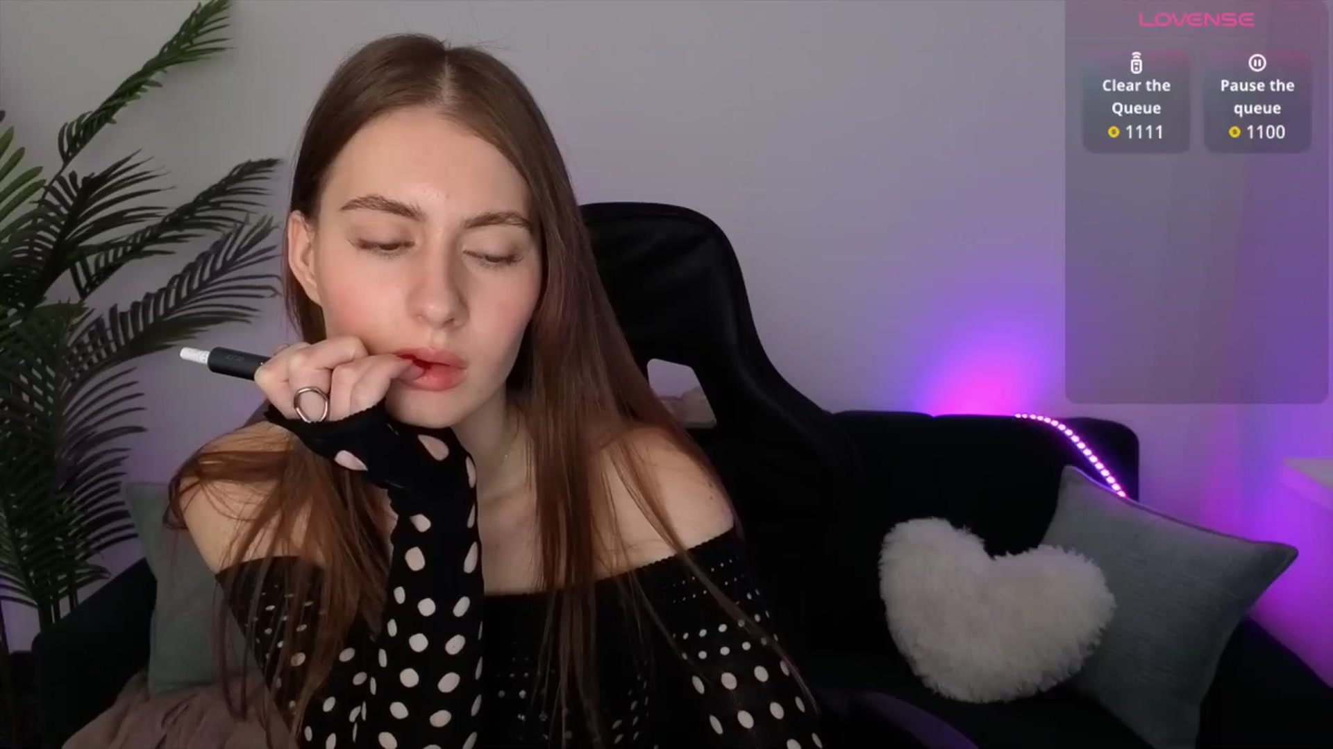 Gallery image thumbnail from Meliora's myfreecams stream on, 04/11/2026, 16:21 image 11 of 20