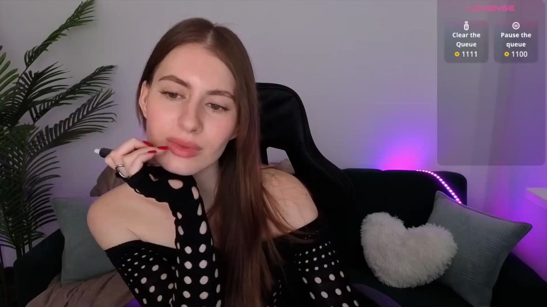 Gallery image thumbnail from Meliora's myfreecams stream on, 04/11/2026, 16:21 image 6 of 20