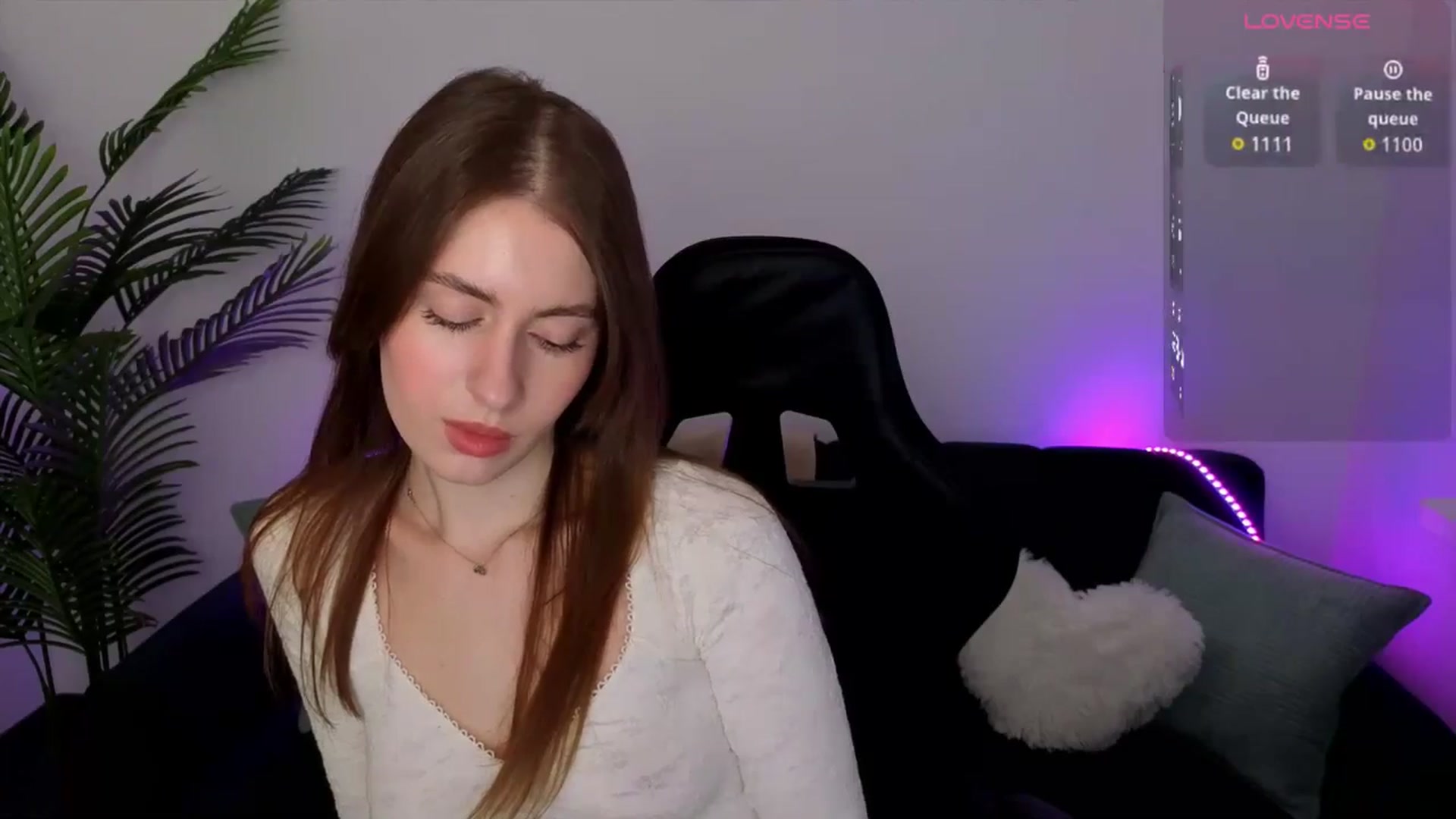 Gallery image thumbnail from Meliora's myfreecams stream on, 04/13/2026, 16:13 image 14 of 20