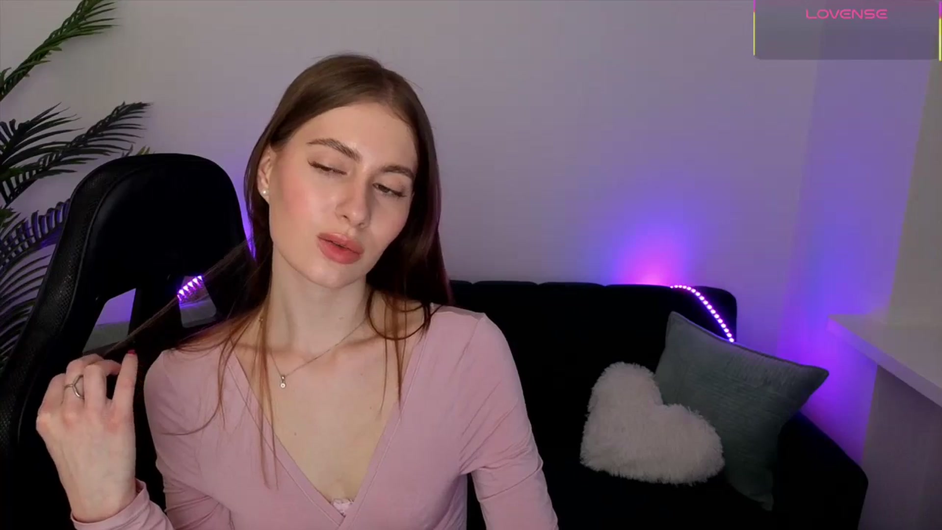 Gallery image thumbnail from Meliora's myfreecams stream on, 04/16/2026, 19:47 image 16 of 20