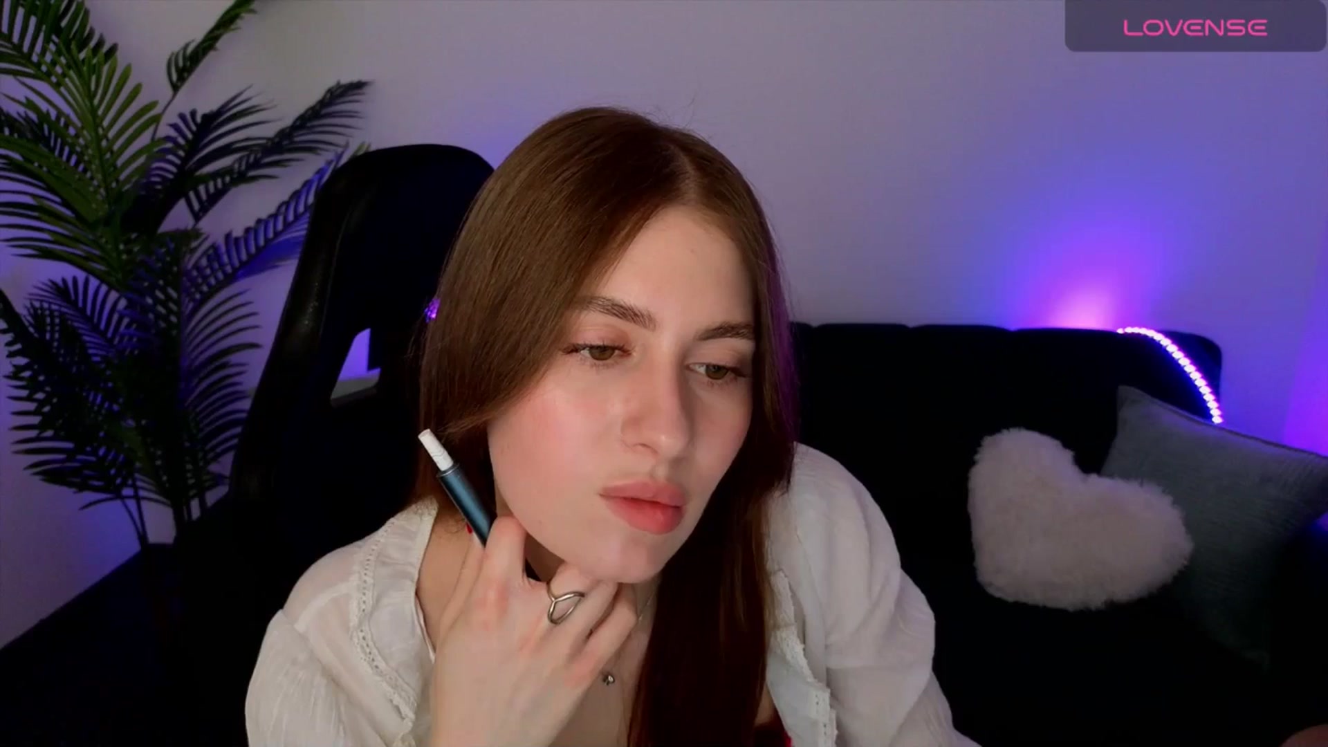 Gallery image thumbnail from Meliora's myfreecams stream on, 04/17/2026, 17:07 image 18 of 20