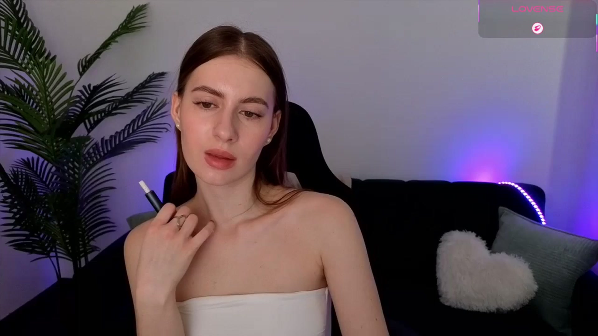 Gallery image thumbnail from Meliora's myfreecams stream on, 04/18/2026, 14:52 image 12 of 20