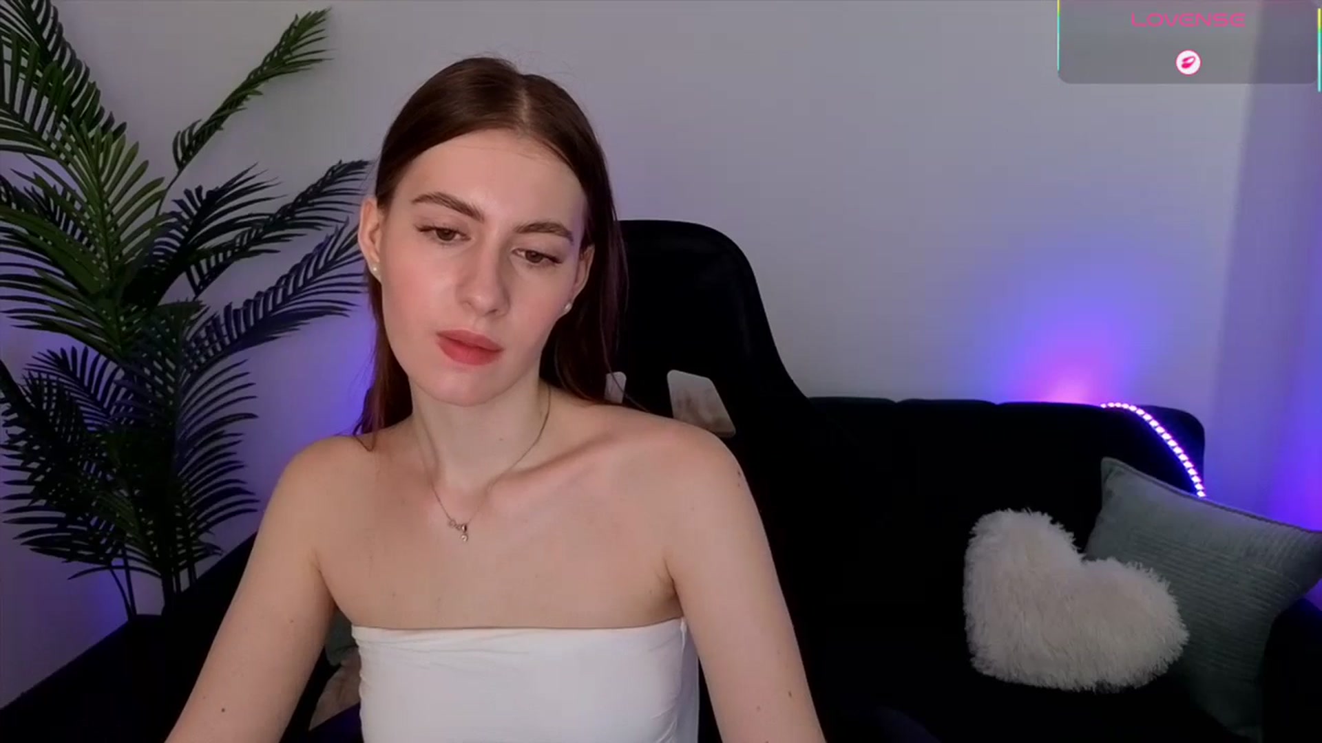 Gallery image thumbnail from Meliora's myfreecams stream on, 04/18/2026, 14:52 image 2 of 20