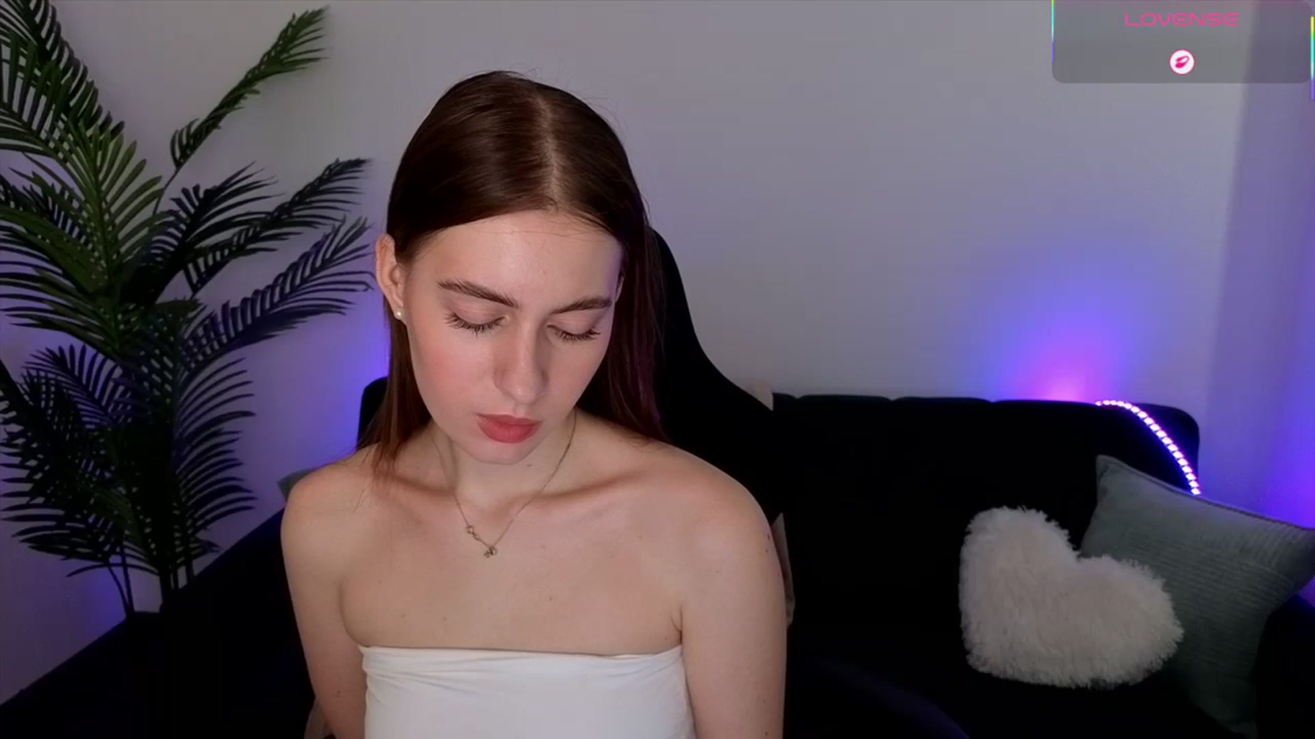 Gallery image thumbnail from Meliora's myfreecams stream on, 04/18/2026, 14:52 image 6 of 20
