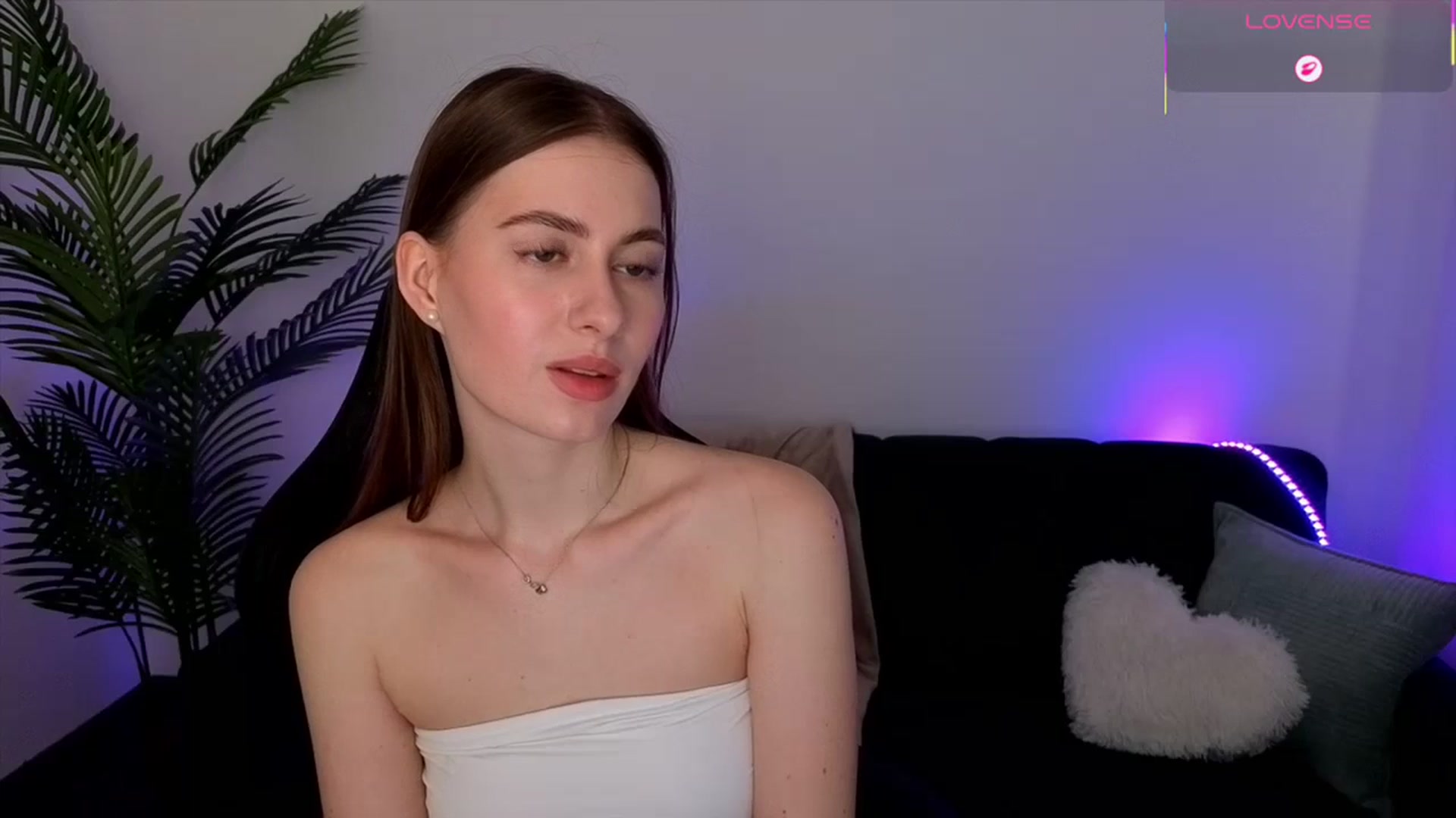 Gallery image thumbnail from Meliora's myfreecams stream on, 04/18/2026, 16:12 image 7 of 20