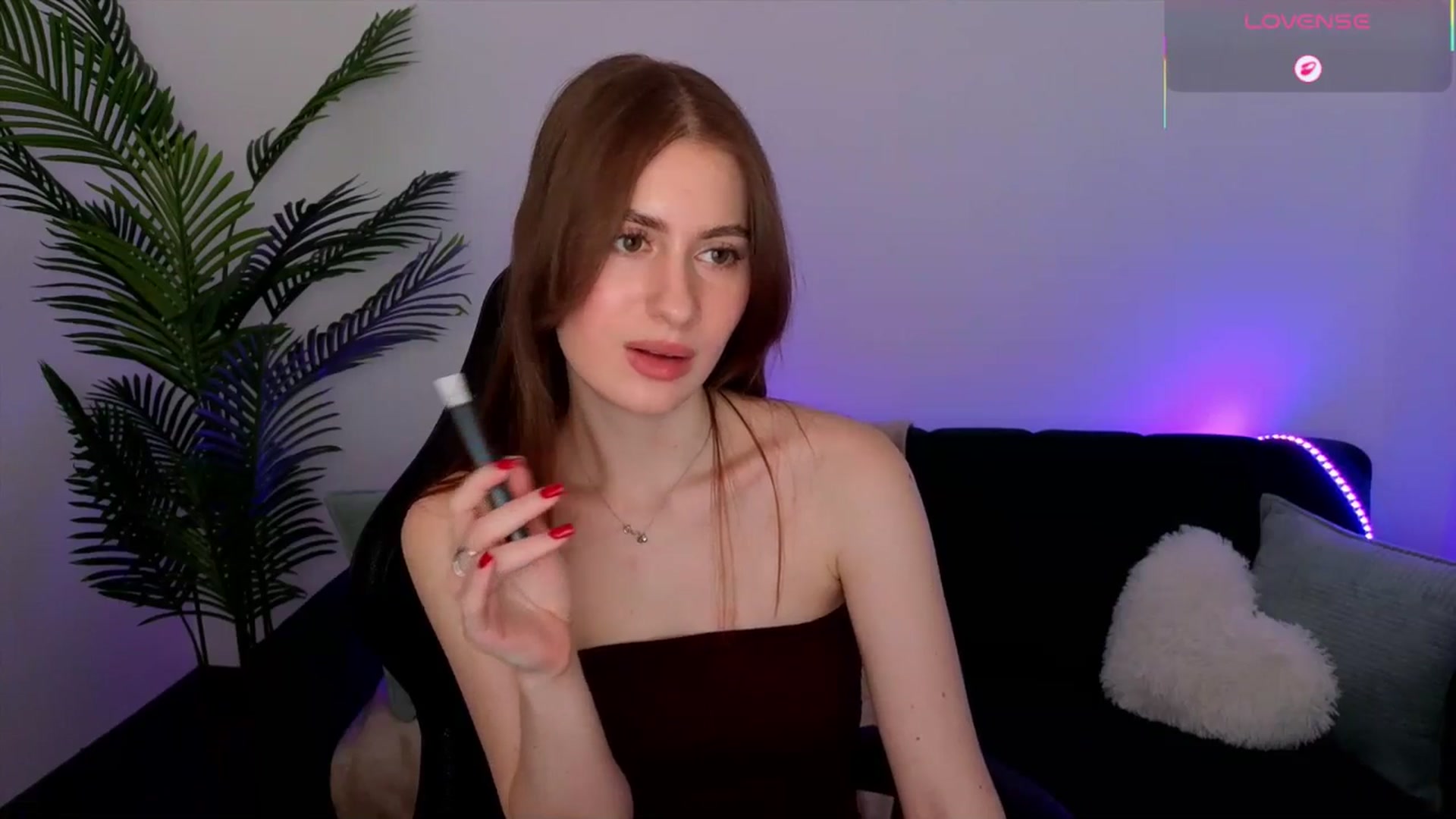 Gallery image thumbnail from Meliora's myfreecams stream on, 04/19/2026, 14:28 image 6 of 20