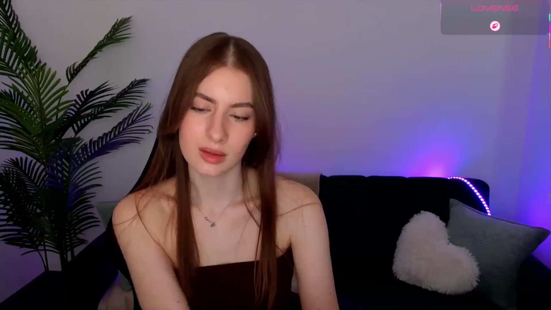 Gallery image thumbnail from Meliora's myfreecams stream on, 04/19/2026, 14:28 image 2 of 20