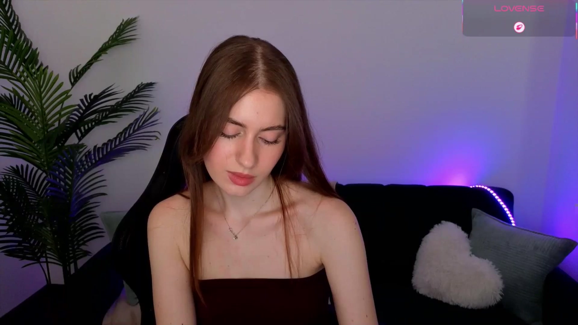 Gallery image thumbnail from Meliora's myfreecams stream on, 04/19/2026, 14:28 image 4 of 20