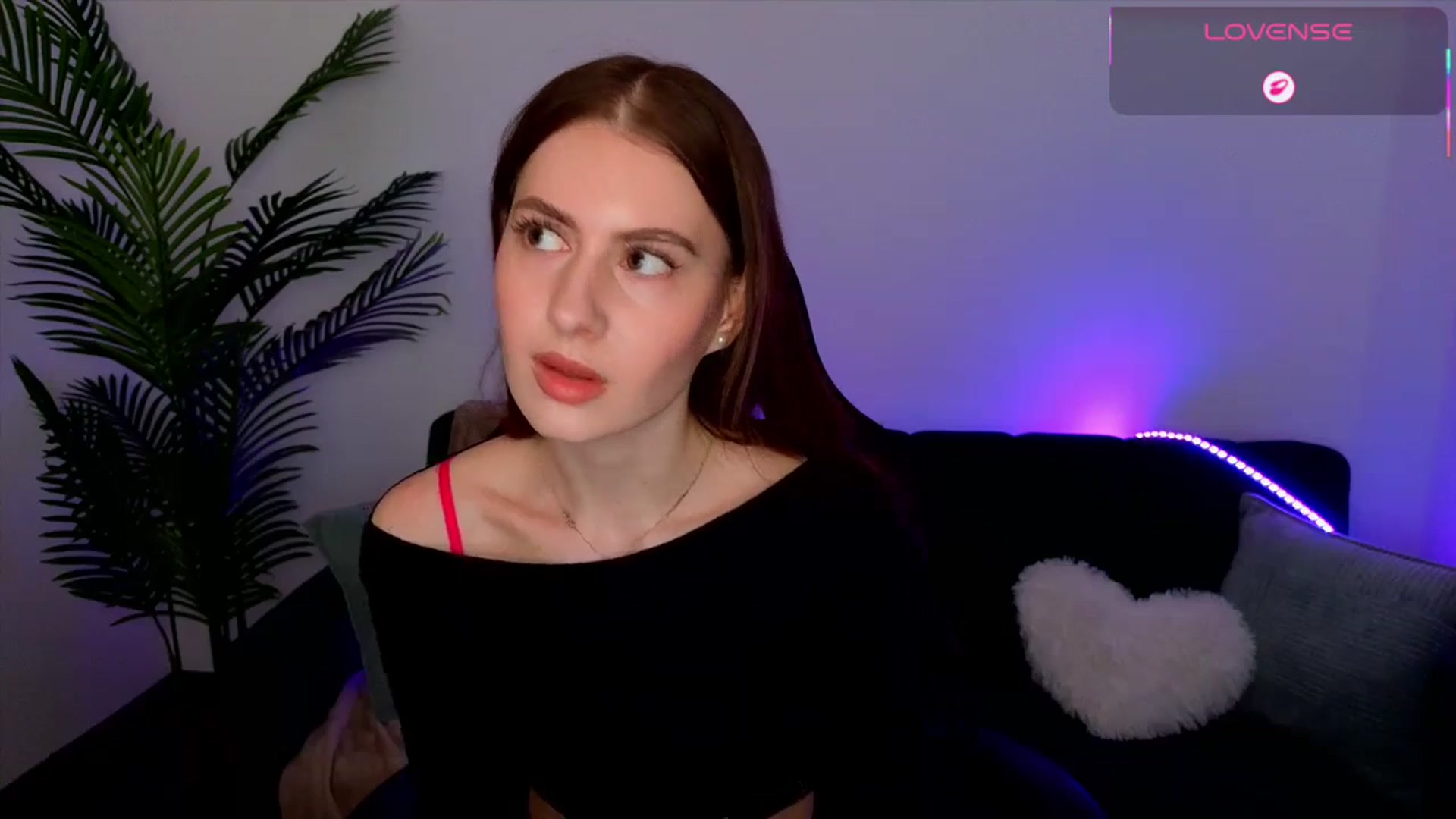Gallery image thumbnail from Meliora's myfreecams stream on, 04/27/2026, 16:13 image 6 of 20