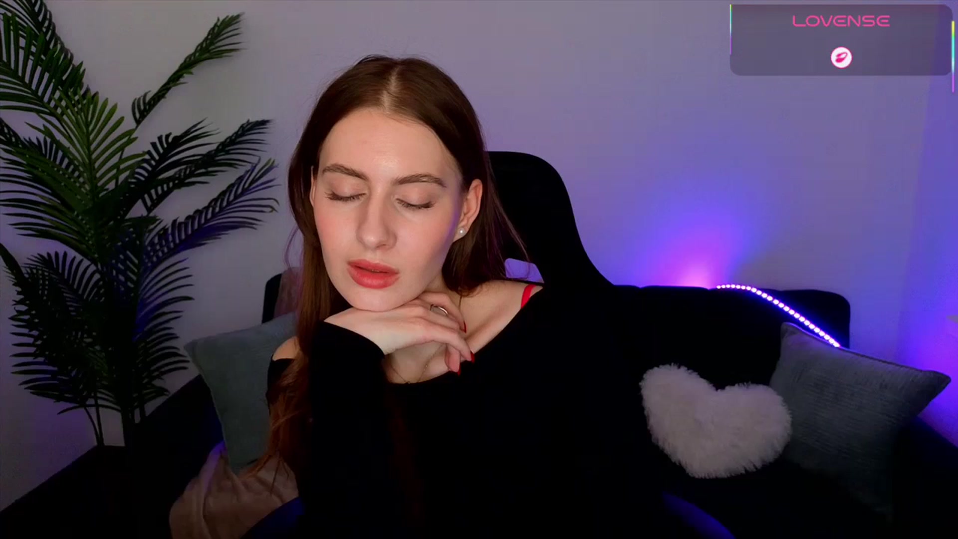 Gallery image thumbnail from Meliora's myfreecams stream on, 04/27/2026, 17:02 image 8 of 20