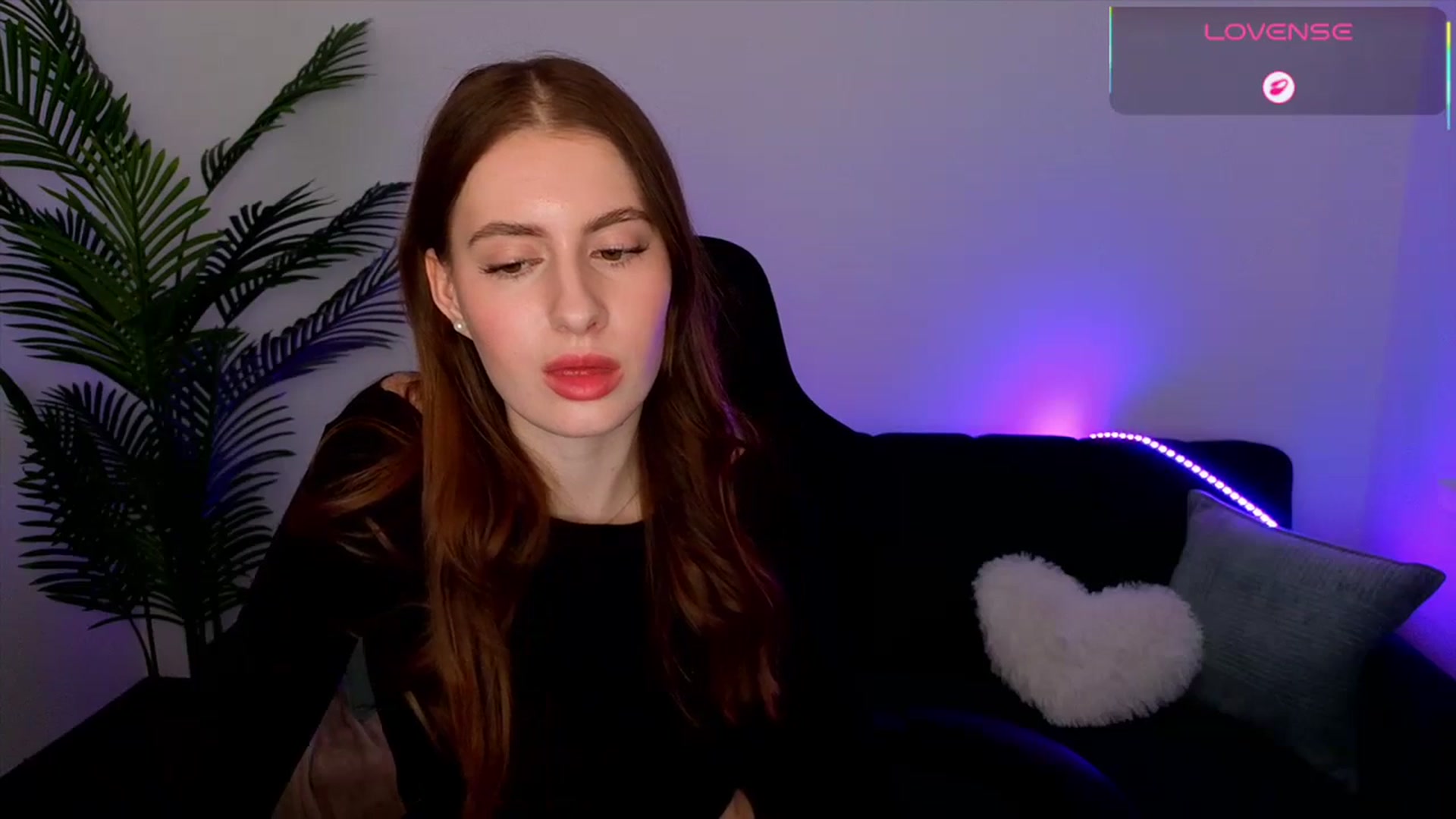 Gallery image thumbnail from Meliora's myfreecams stream on, 04/27/2026, 17:02 image 15 of 20