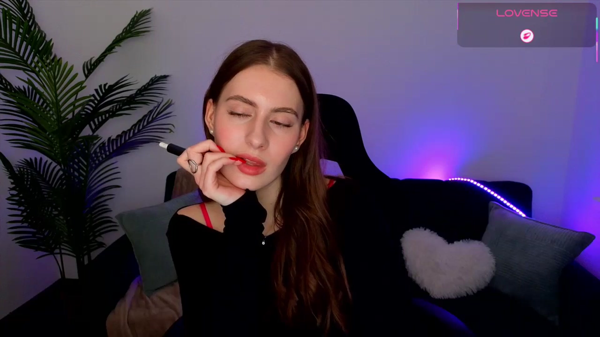 Gallery image thumbnail from Meliora's myfreecams stream on, 04/27/2026, 17:02 image 2 of 20