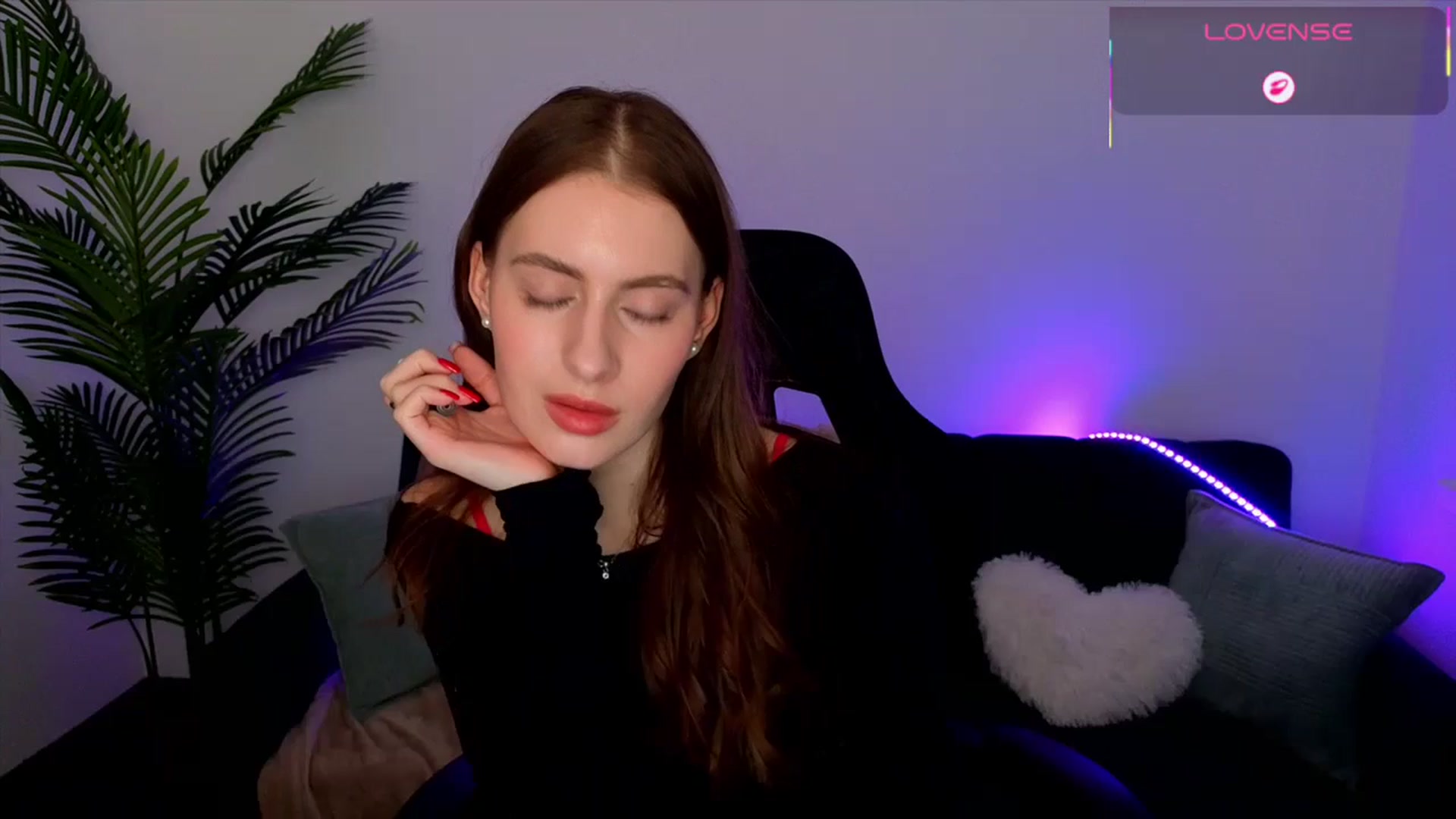 Gallery image thumbnail from Meliora's myfreecams stream on, 04/27/2026, 17:02 image 6 of 20
