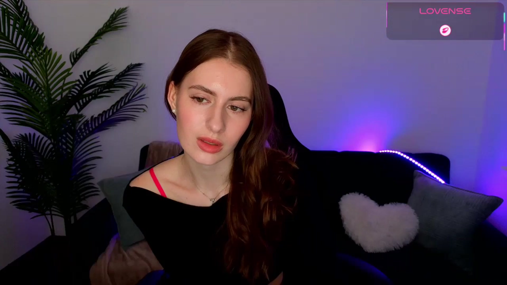Gallery image thumbnail from Meliora's myfreecams stream on, 04/27/2026, 17:27 image 18 of 20