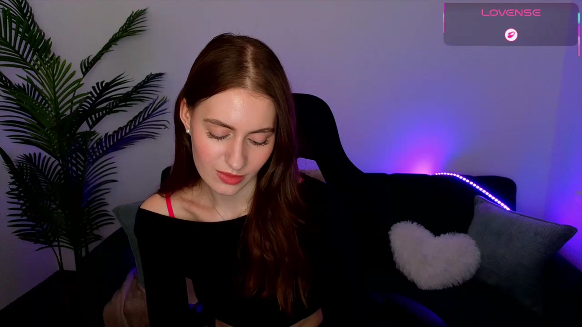 Gallery image thumbnail from Meliora's myfreecams stream on, 04/27/2026, 17:27 image 4 of 20