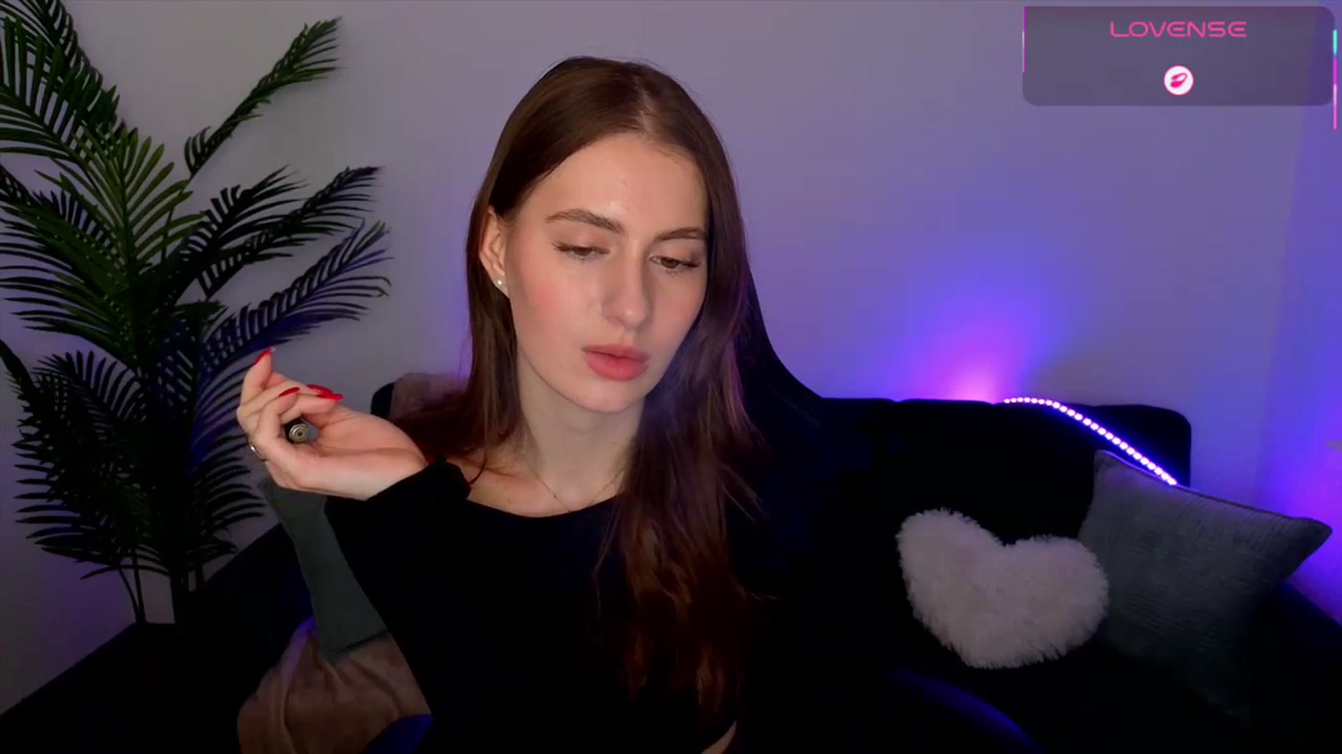 Gallery image thumbnail from Meliora's myfreecams stream on, 04/27/2026, 17:27 image 16 of 20