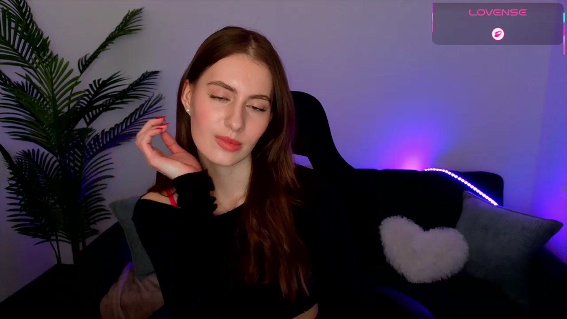 Gallery image thumbnail from Meliora's myfreecams stream on, 04/27/2026, 17:27 image 12 of 20