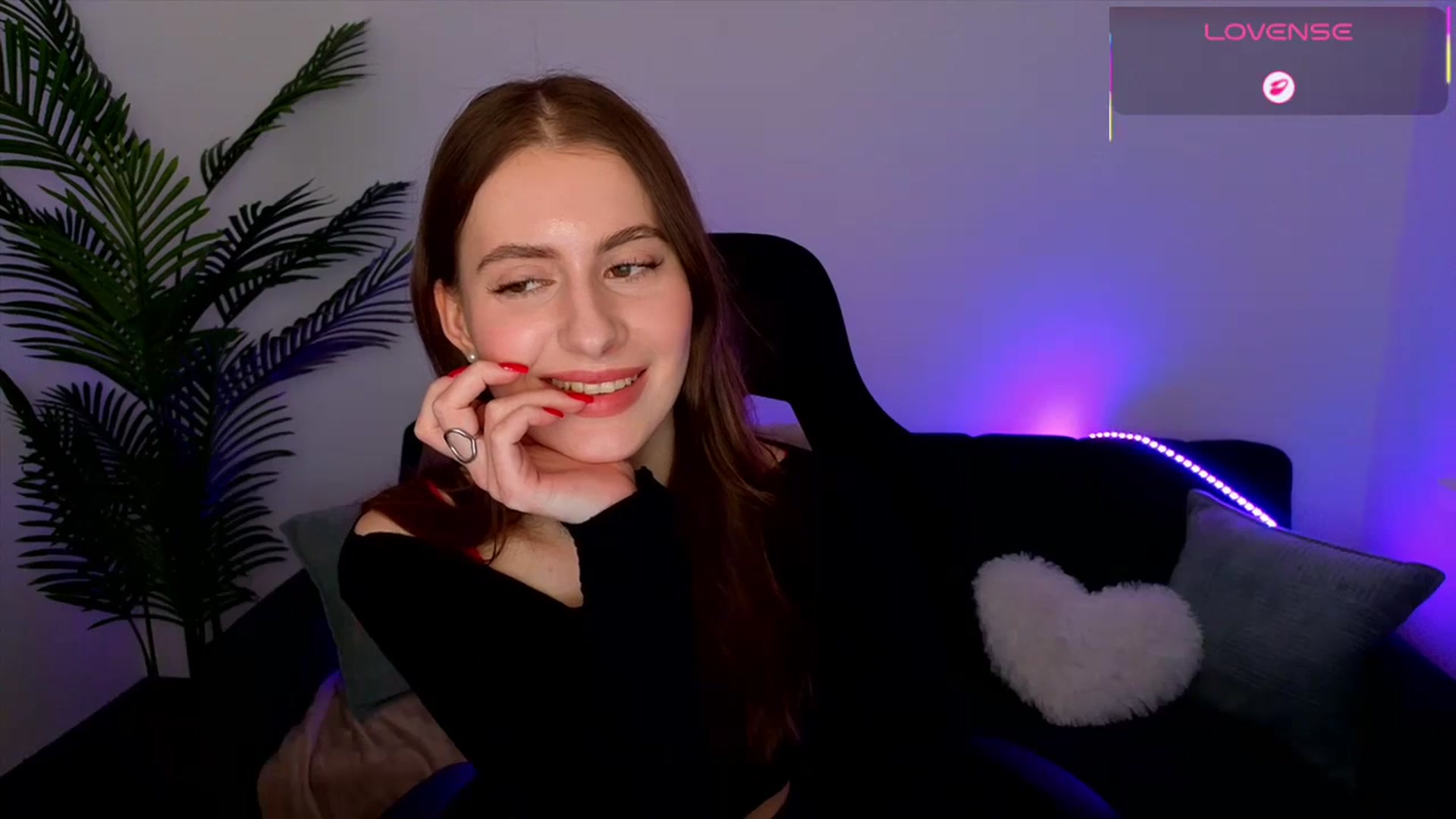Gallery image thumbnail from Meliora's myfreecams stream on, 04/27/2026, 17:27 image 9 of 20