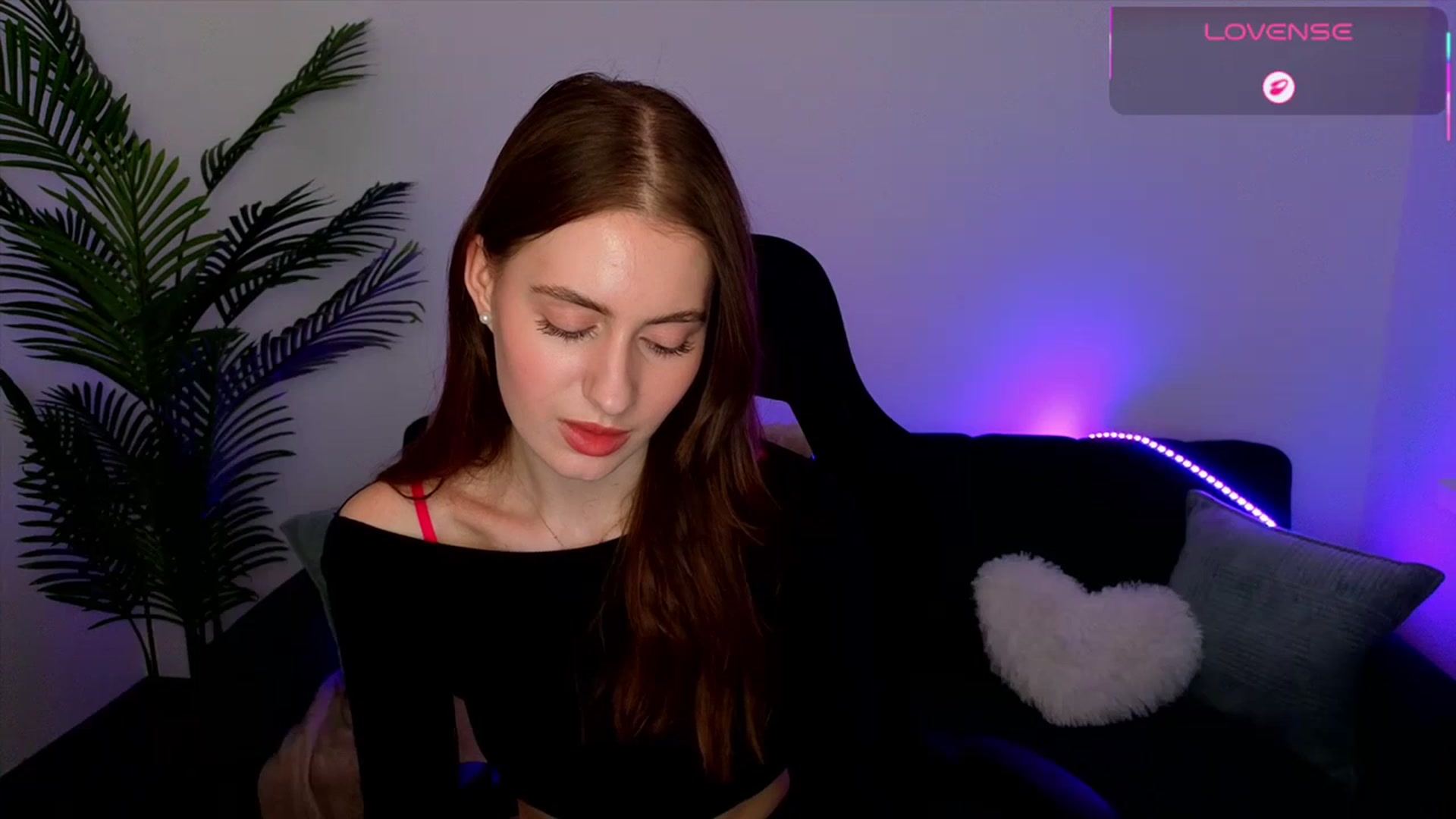 Gallery image thumbnail from Meliora's myfreecams stream on, 04/27/2026, 17:27 image 6 of 20