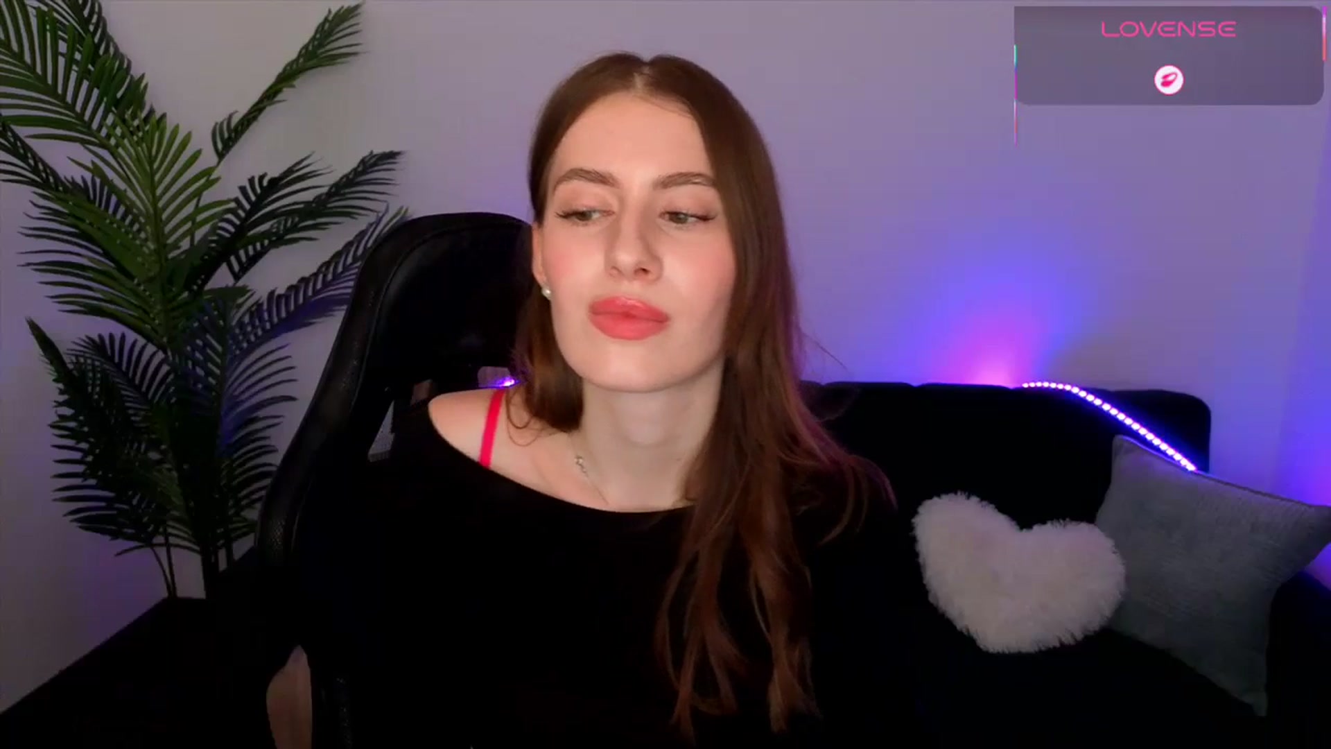 Gallery image thumbnail from Meliora's myfreecams stream on, 04/27/2026, 21:28 image 3 of 20