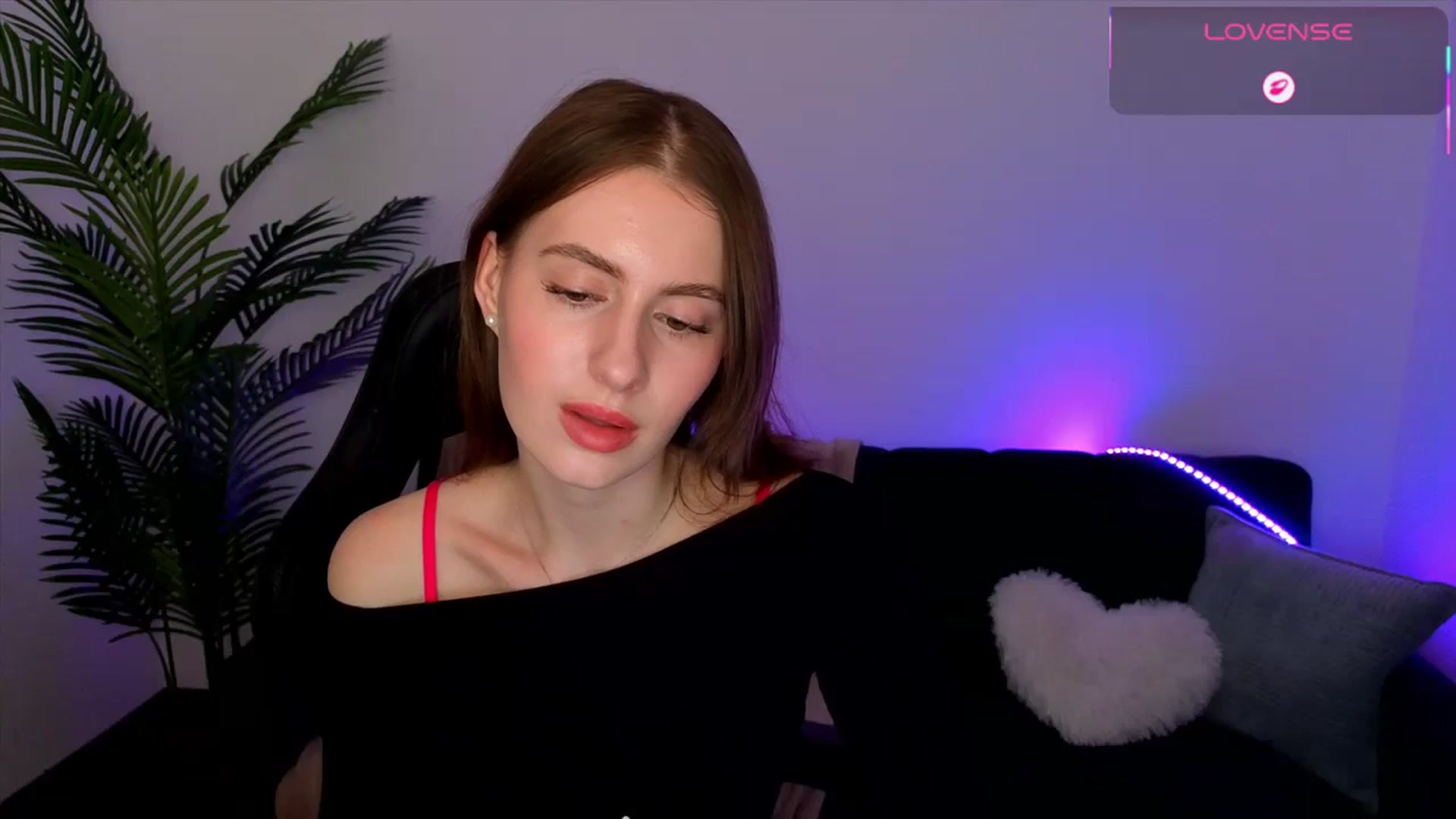 Gallery image thumbnail from Meliora's myfreecams stream on, 04/27/2026, 21:28 image 17 of 20