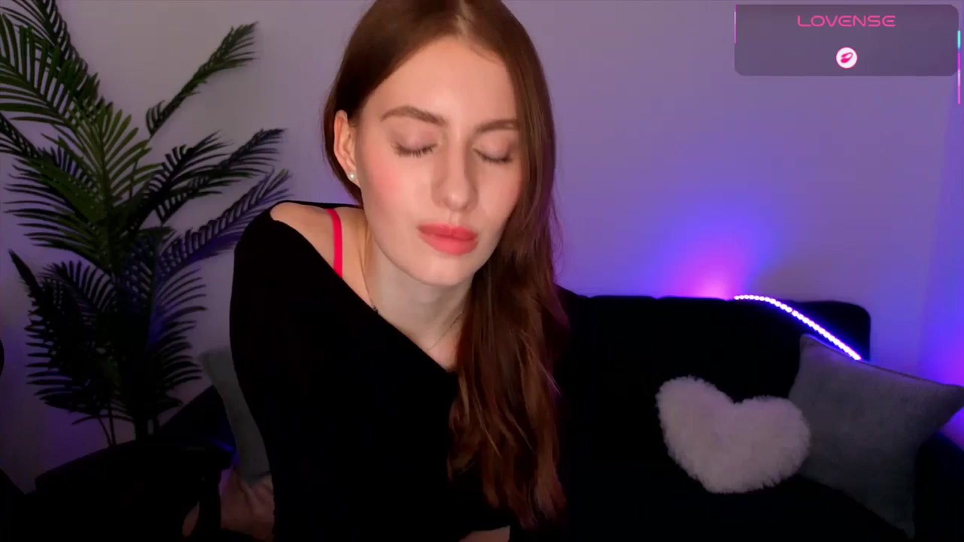 Gallery image thumbnail from Meliora's myfreecams stream on, 04/27/2026, 21:28 image 14 of 20