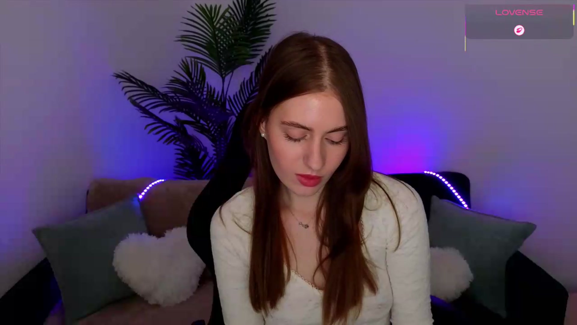 Gallery image thumbnail from Meliora's myfreecams stream on, 05/17/2026, 15:42 image 10 of 20