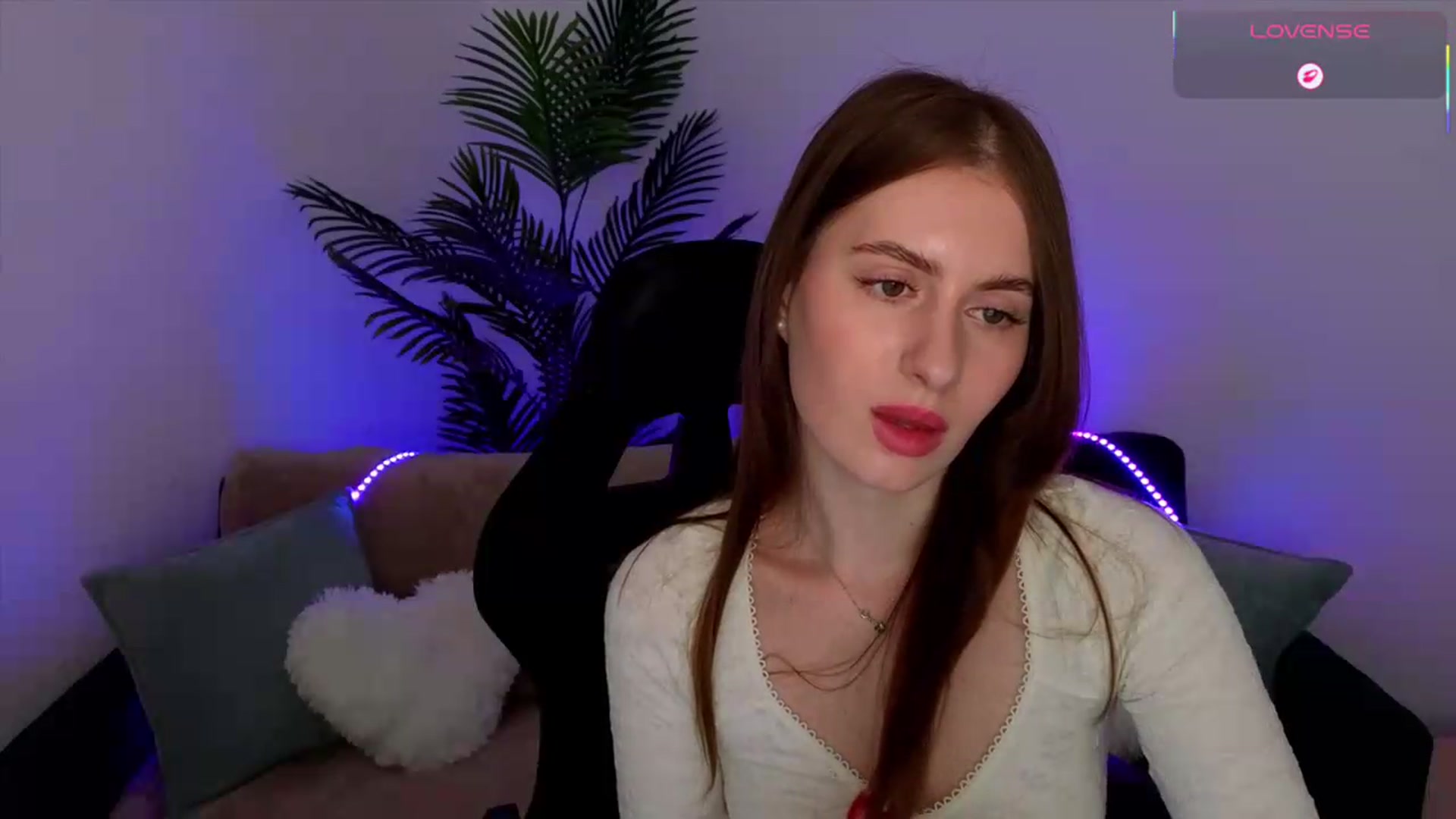 Gallery image thumbnail from Meliora's myfreecams stream on, 05/17/2026, 15:42 image 11 of 20