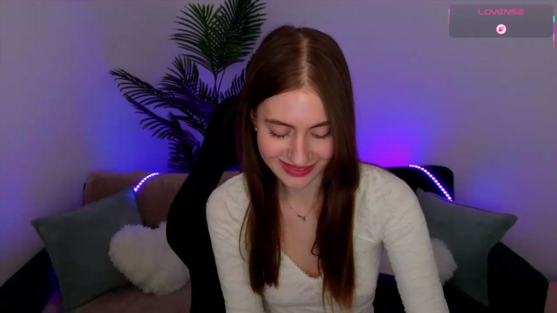 Gallery image thumbnail from Meliora's myfreecams stream on, 05/17/2026, 15:42 image 14 of 20