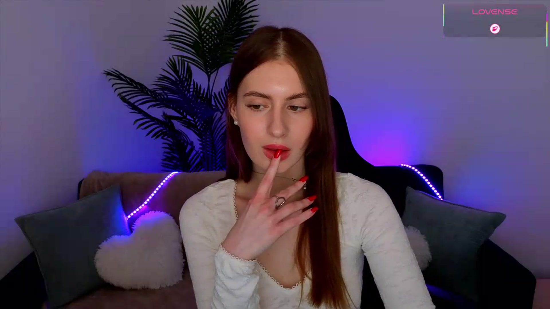 Gallery image thumbnail from Meliora's myfreecams stream on, 05/17/2026, 21:57 image 4 of 20