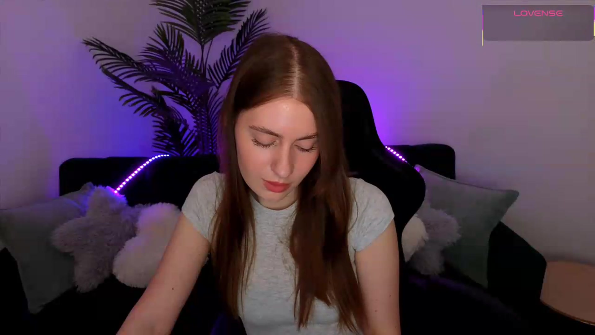 Gallery image thumbnail from Meliora's myfreecams stream on, 05/28/2026, 18:42 image 16 of 20