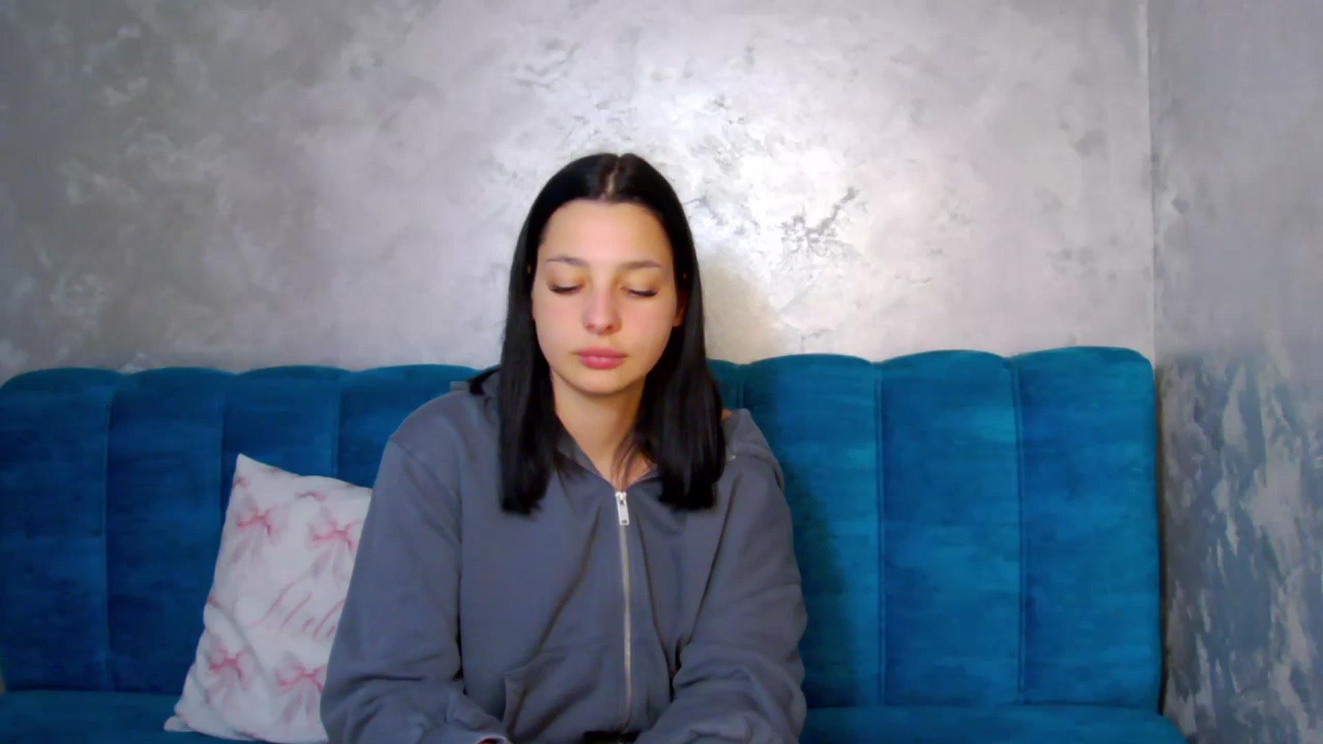 Gallery image thumbnail from MelisRoom's myfreecams stream on, 04/08/2025, 18:35 image 1 of 20