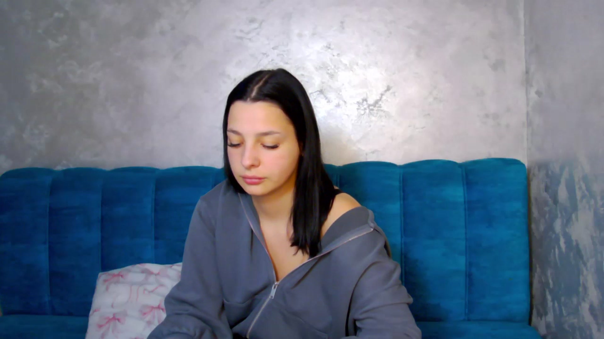Gallery image thumbnail from MelisRoom's myfreecams stream on, 04/08/2025, 18:35 image 20 of 20