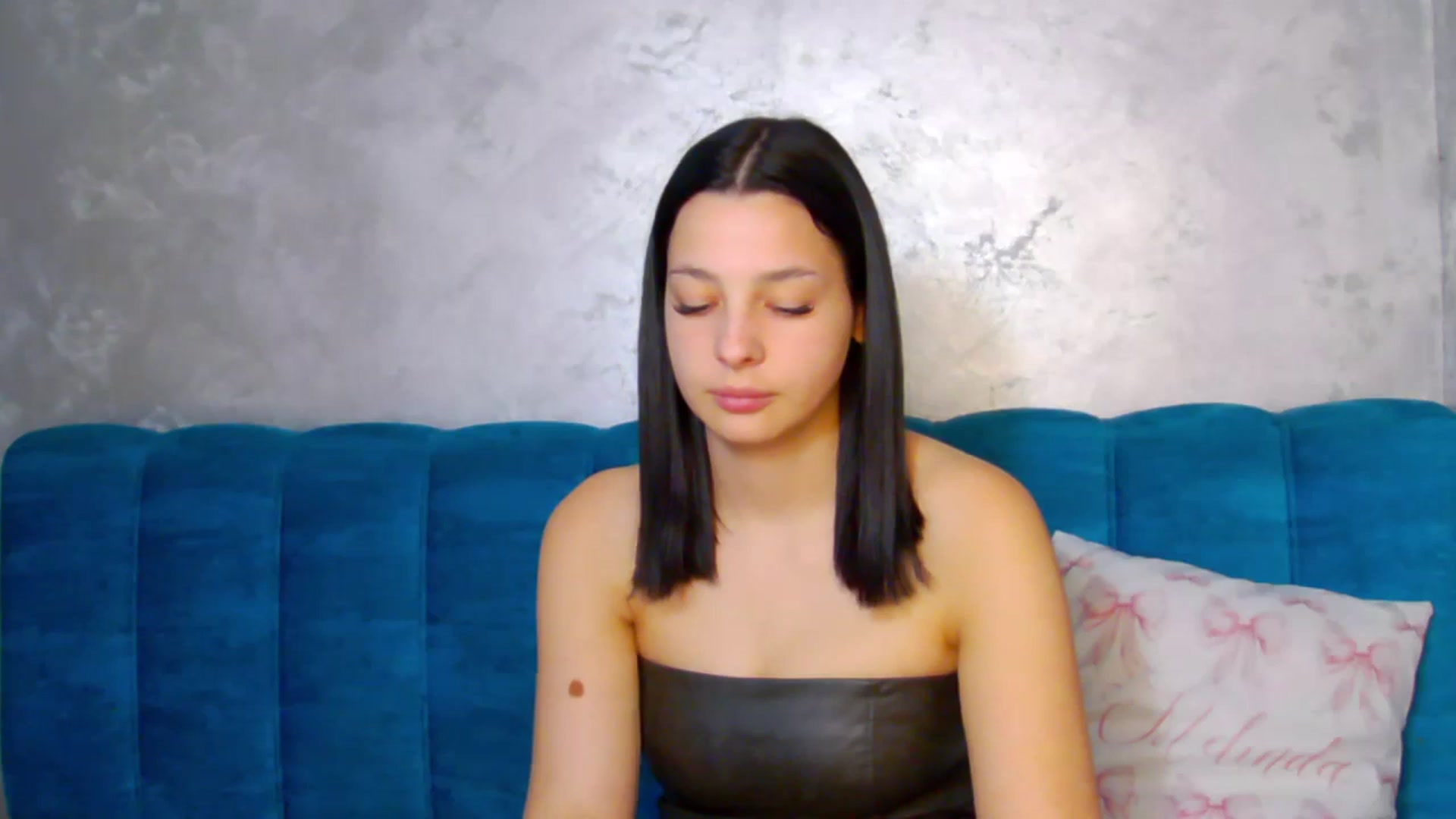 Gallery image thumbnail from MelisRoom's myfreecams stream on, 04/10/2025, 14:47 image 7 of 20