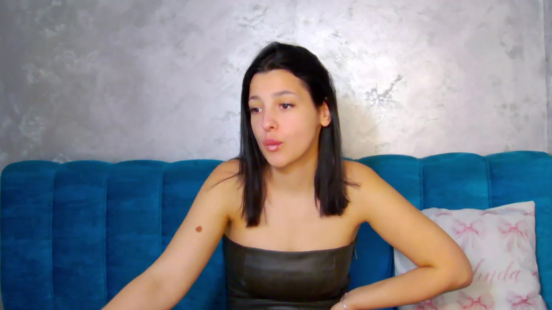 Gallery image thumbnail from MelisRoom's myfreecams stream on, 04/10/2025, 14:47 image 12 of 20
