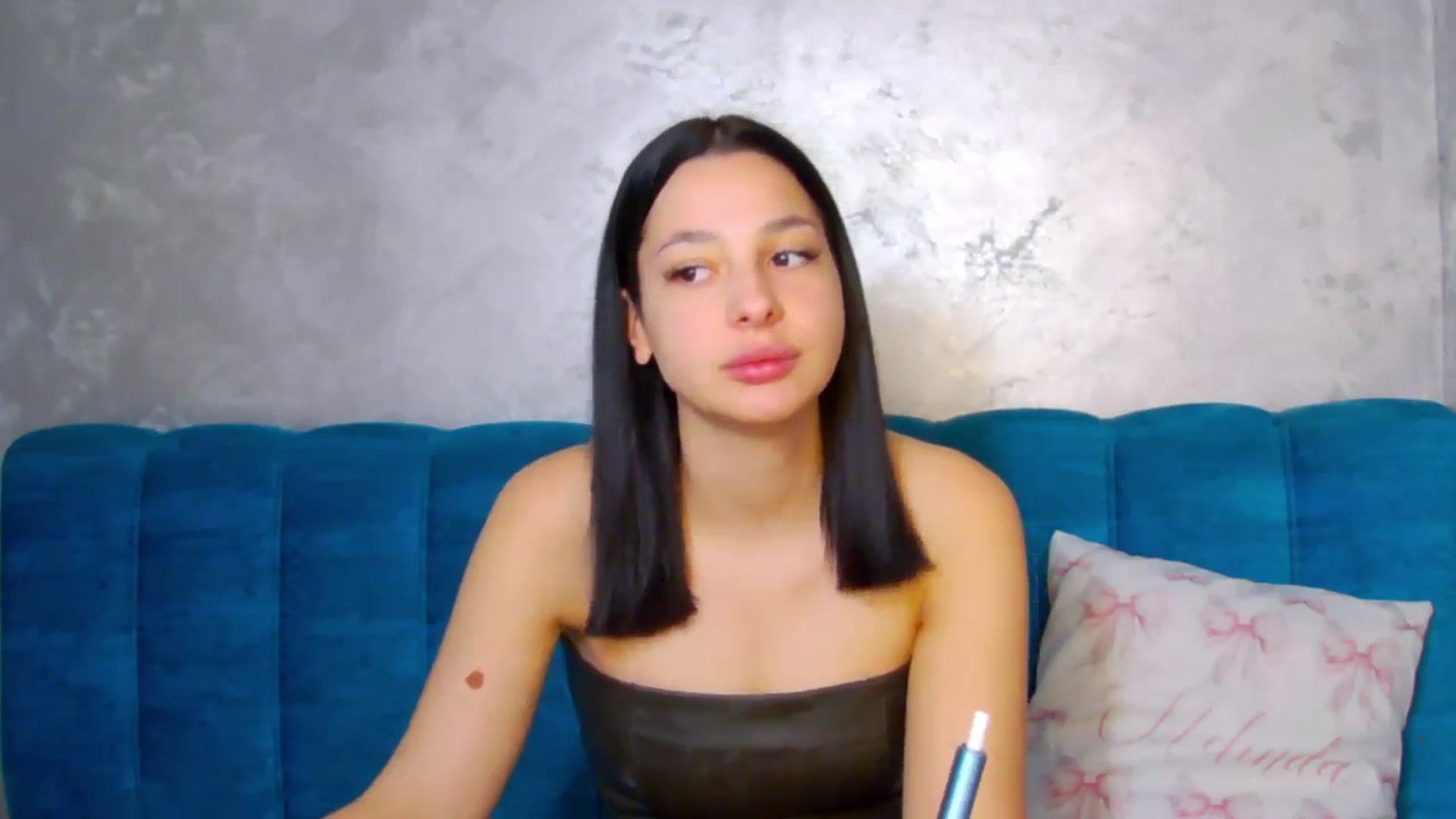 Gallery image thumbnail from MelisRoom's myfreecams stream on, 04/10/2025, 14:47 image 3 of 20