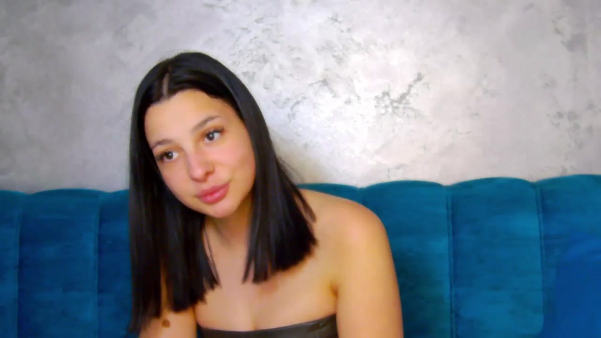 Gallery image thumbnail from MelisRoom's myfreecams stream on, 04/10/2025, 19:09 image 9 of 20