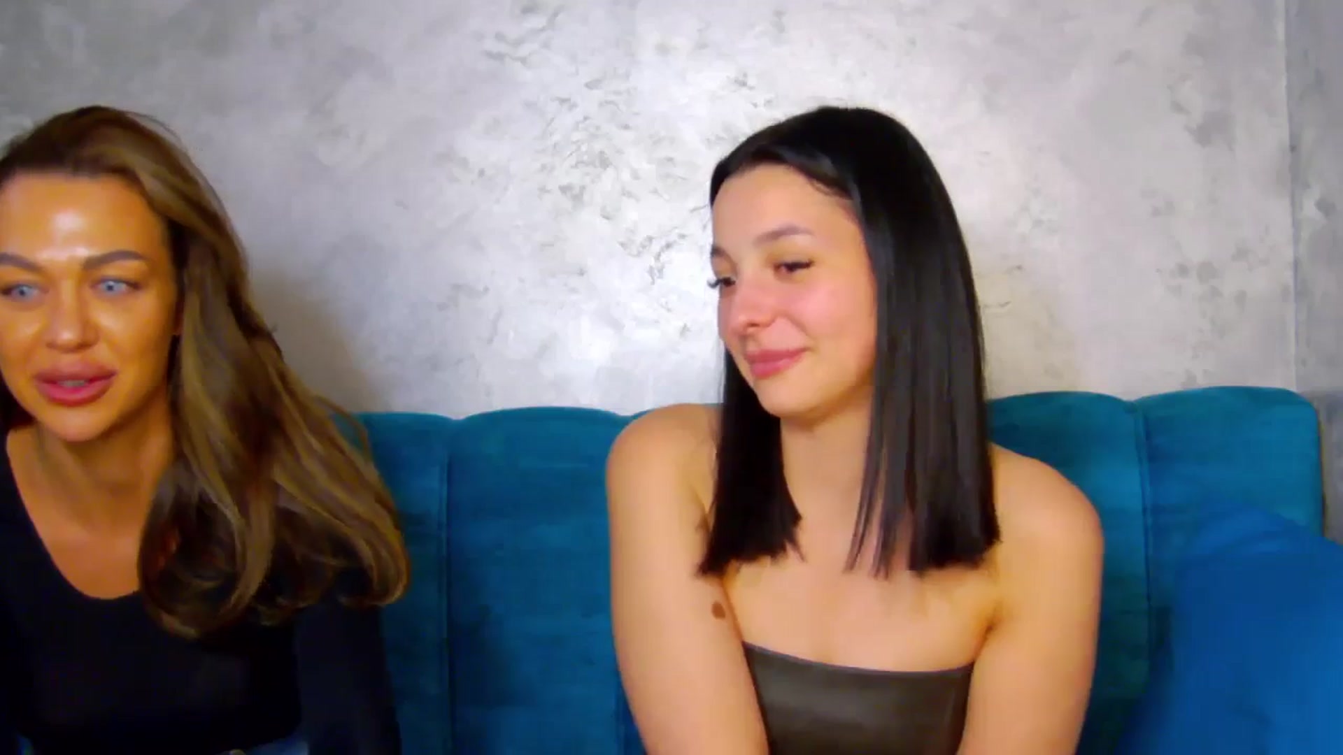 Gallery image thumbnail from MelisRoom's myfreecams stream on, 04/10/2025, 19:09 image 12 of 20