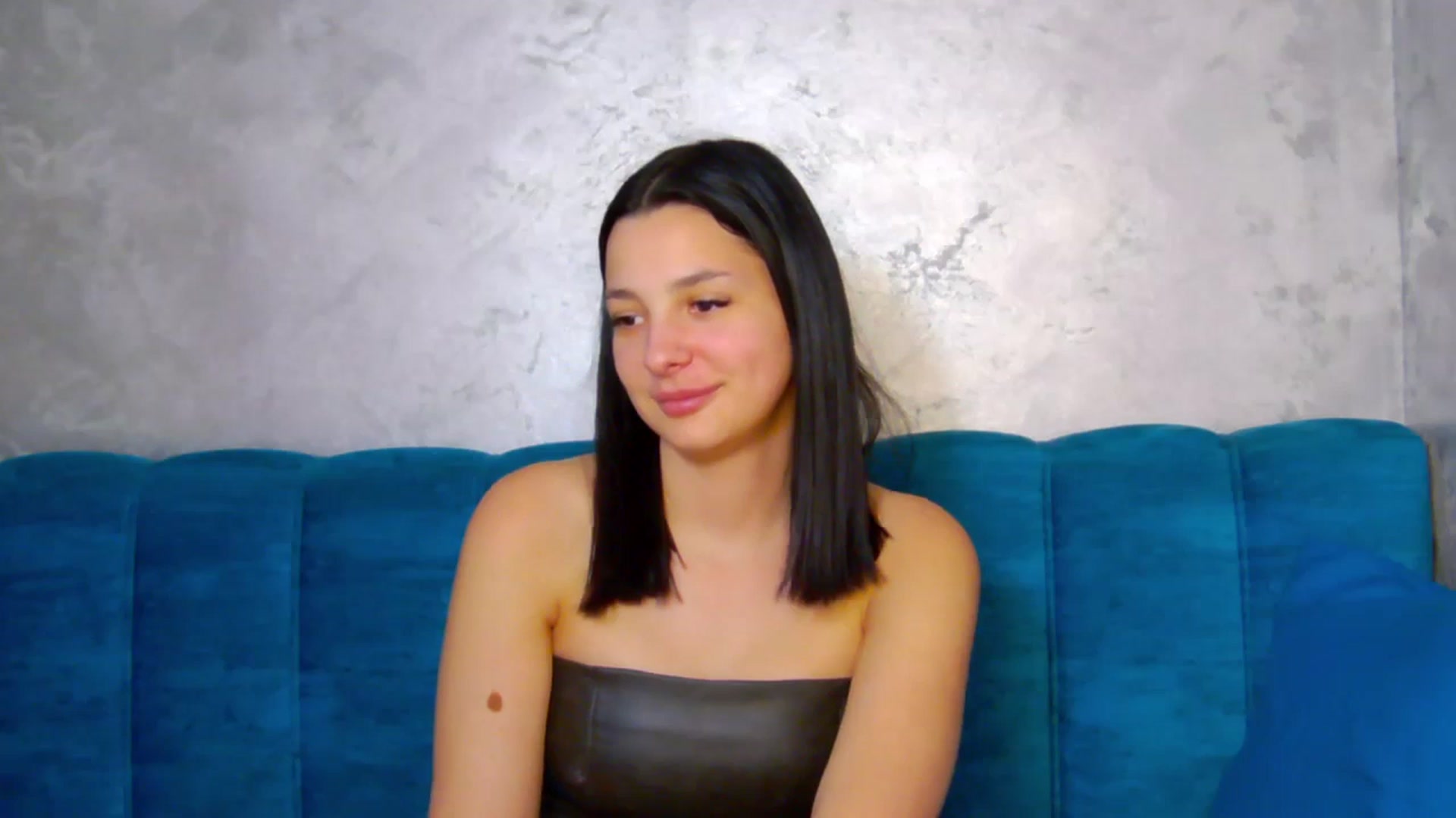 Gallery image thumbnail from MelisRoom's myfreecams stream on, 04/10/2025, 19:09 image 11 of 20