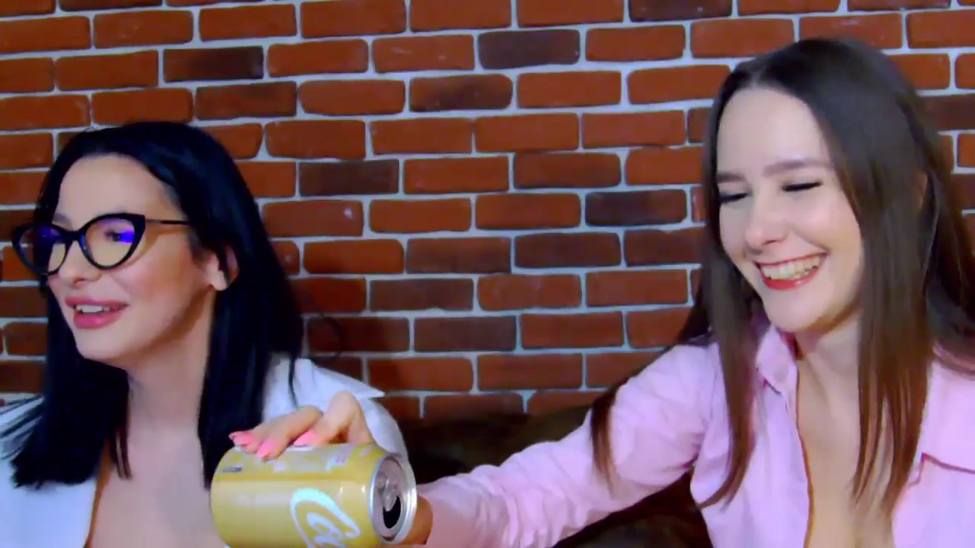 Gallery image thumbnail from MelisRoom's myfreecams stream on, 04/11/2025, 15:04 image 13 of 20
