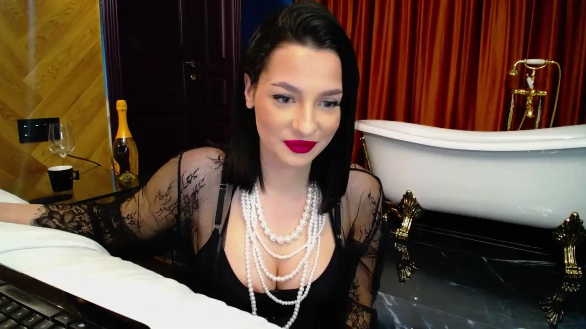 Gallery image thumbnail from MelisRoom's myfreecams stream on, 04/17/2025, 14:07 image 19 of 20