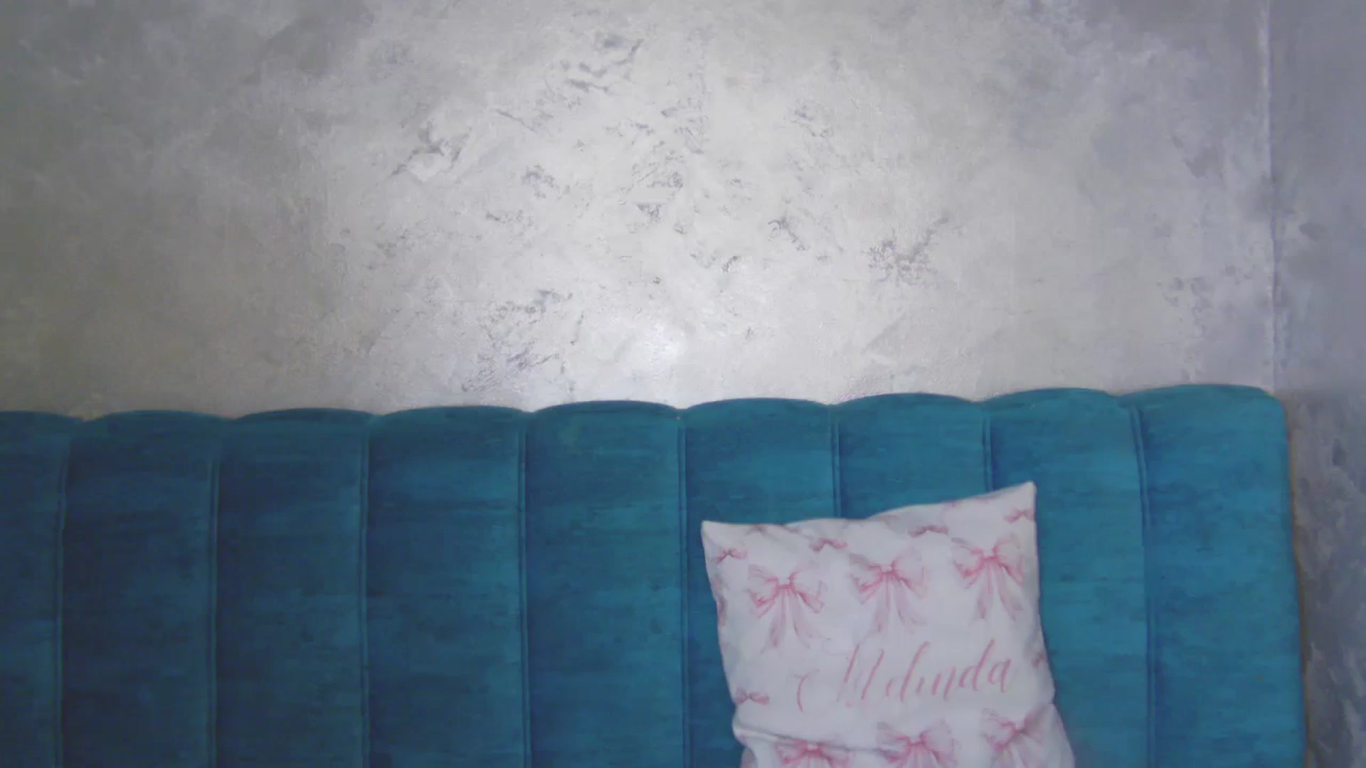 Gallery image thumbnail from MelisRoom's myfreecams stream on, 04/22/2025, 17:37 image 10 of 20