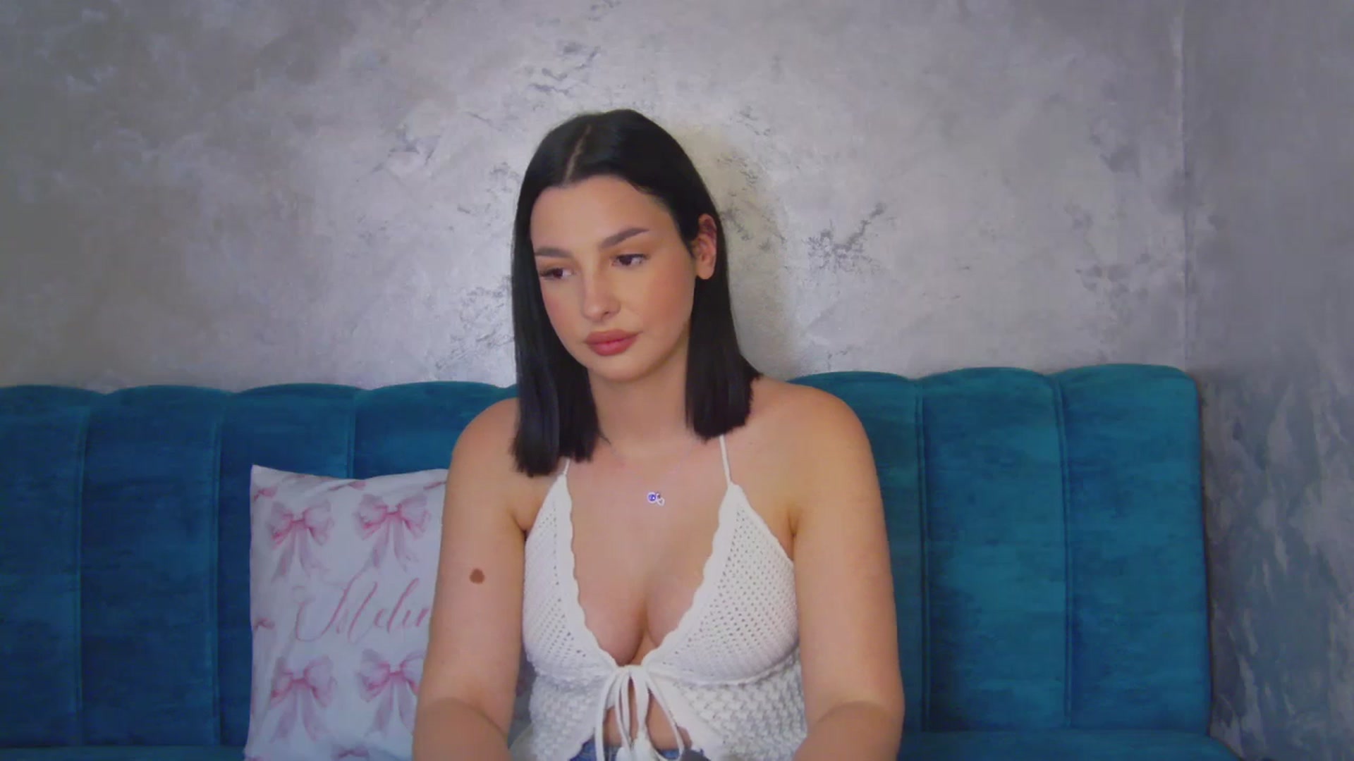 Gallery image thumbnail from MelisRoom's myfreecams stream on, 04/24/2025, 14:45 image 6 of 20