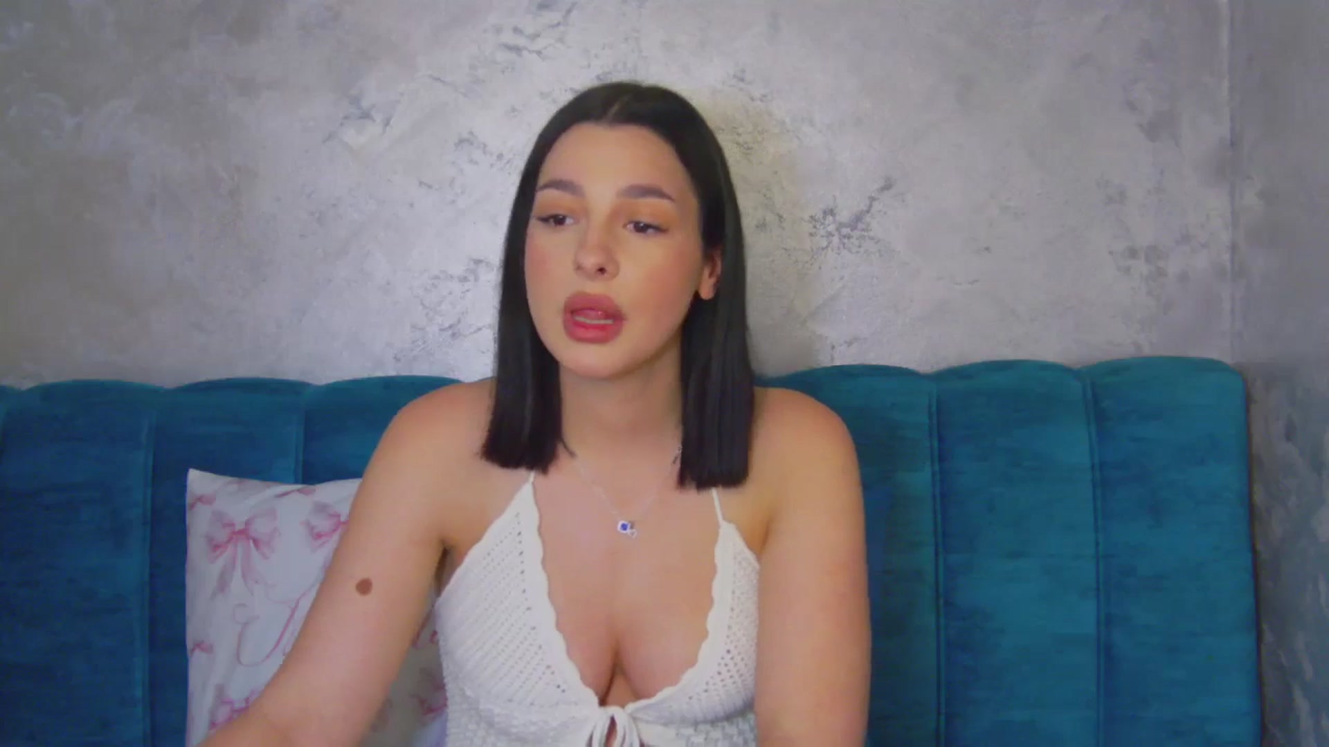 Gallery image thumbnail from MelisRoom's myfreecams stream on, 04/24/2025, 14:45 image 14 of 20