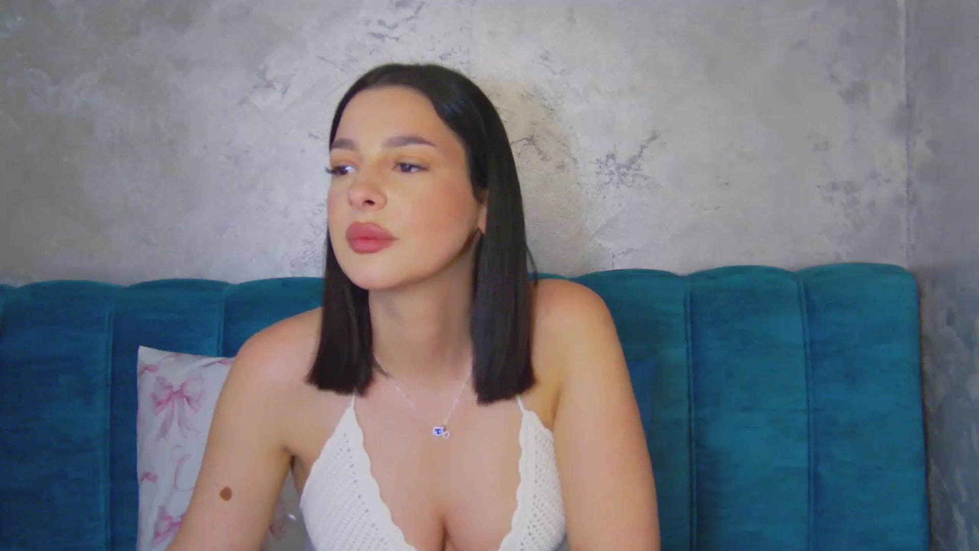 Gallery image thumbnail from MelisRoom's myfreecams stream on, 04/24/2025, 14:45 image 12 of 20
