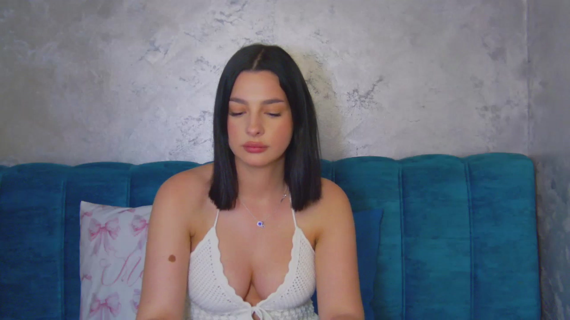 Gallery image thumbnail from MelisRoom's myfreecams stream on, 04/24/2025, 15:19 image 2 of 20