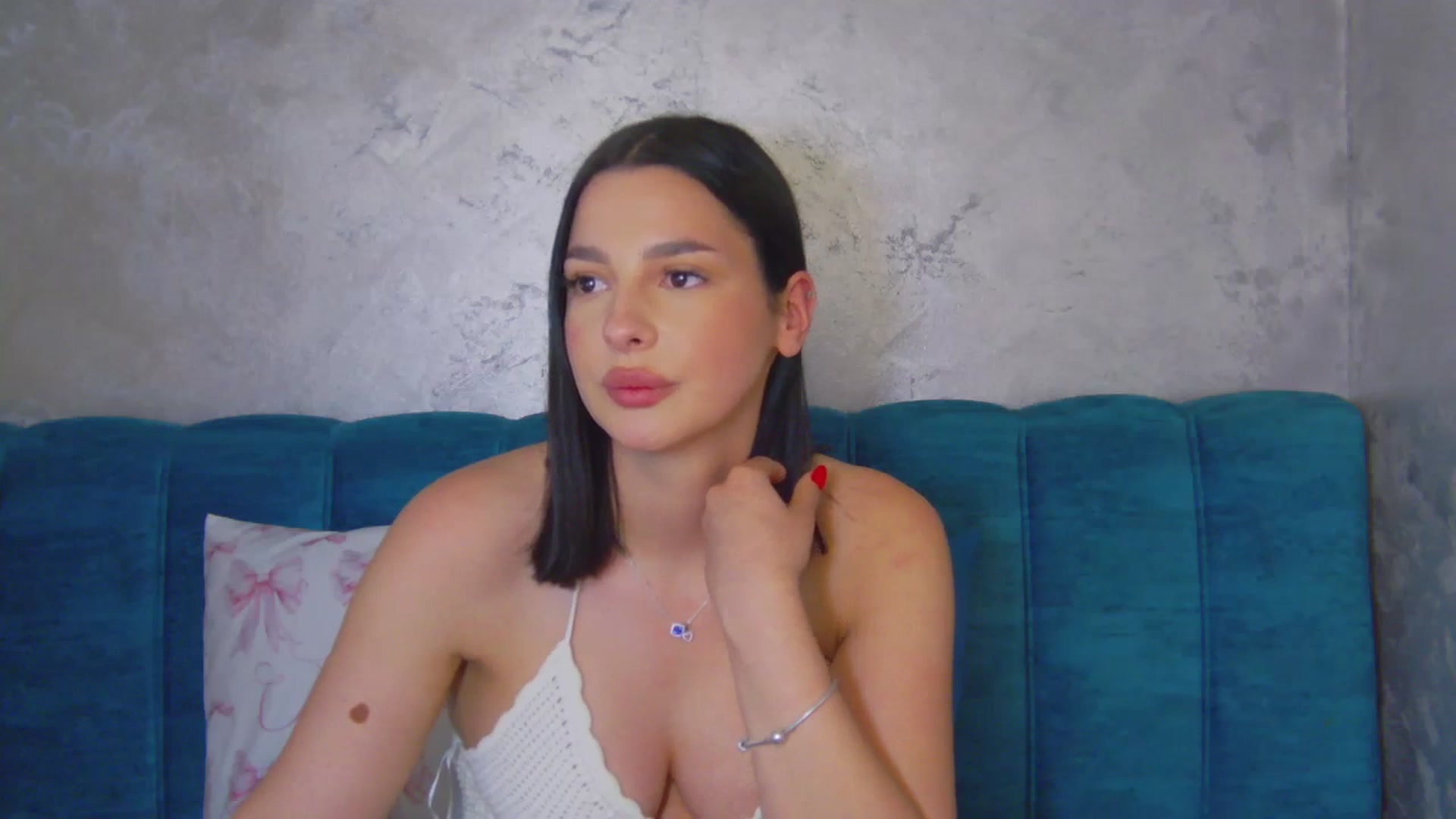 Gallery image thumbnail from MelisRoom's myfreecams stream on, 04/24/2025, 15:19 image 12 of 20